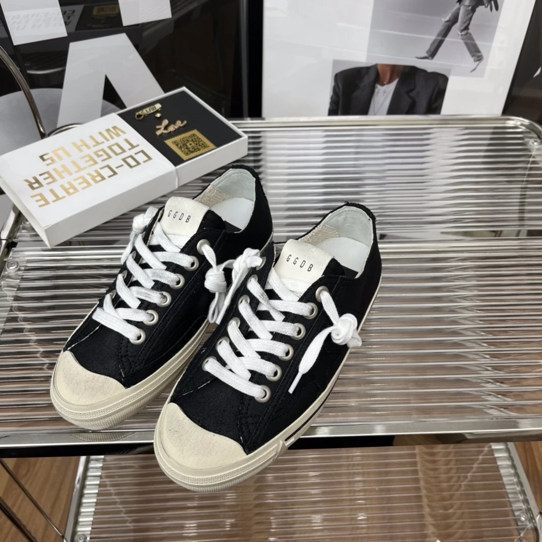 Golden Goose VSTAR2 Sneakers Black
