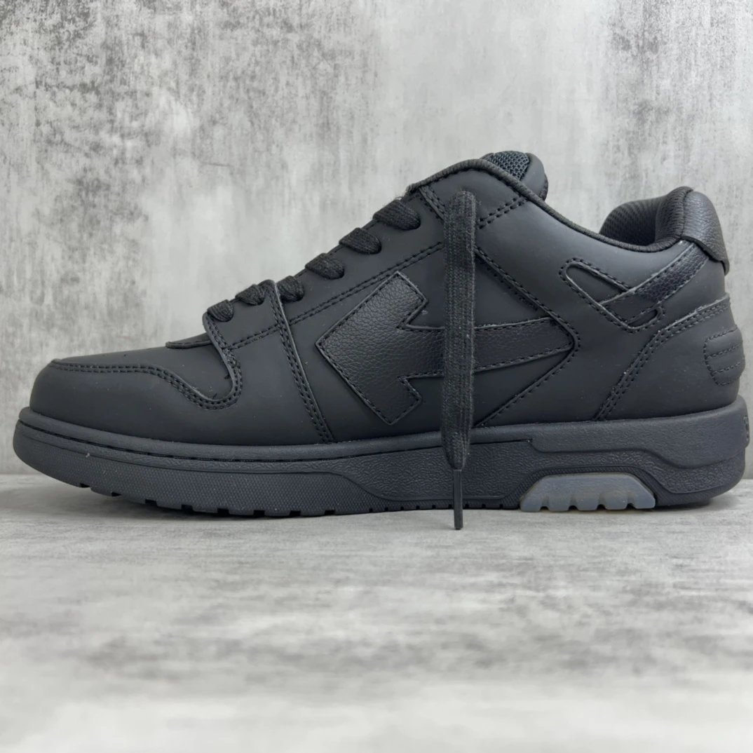 Luxury Leather Low Top Sneakers for Walking Jet Black - Gallery Image 7 - Detailed View