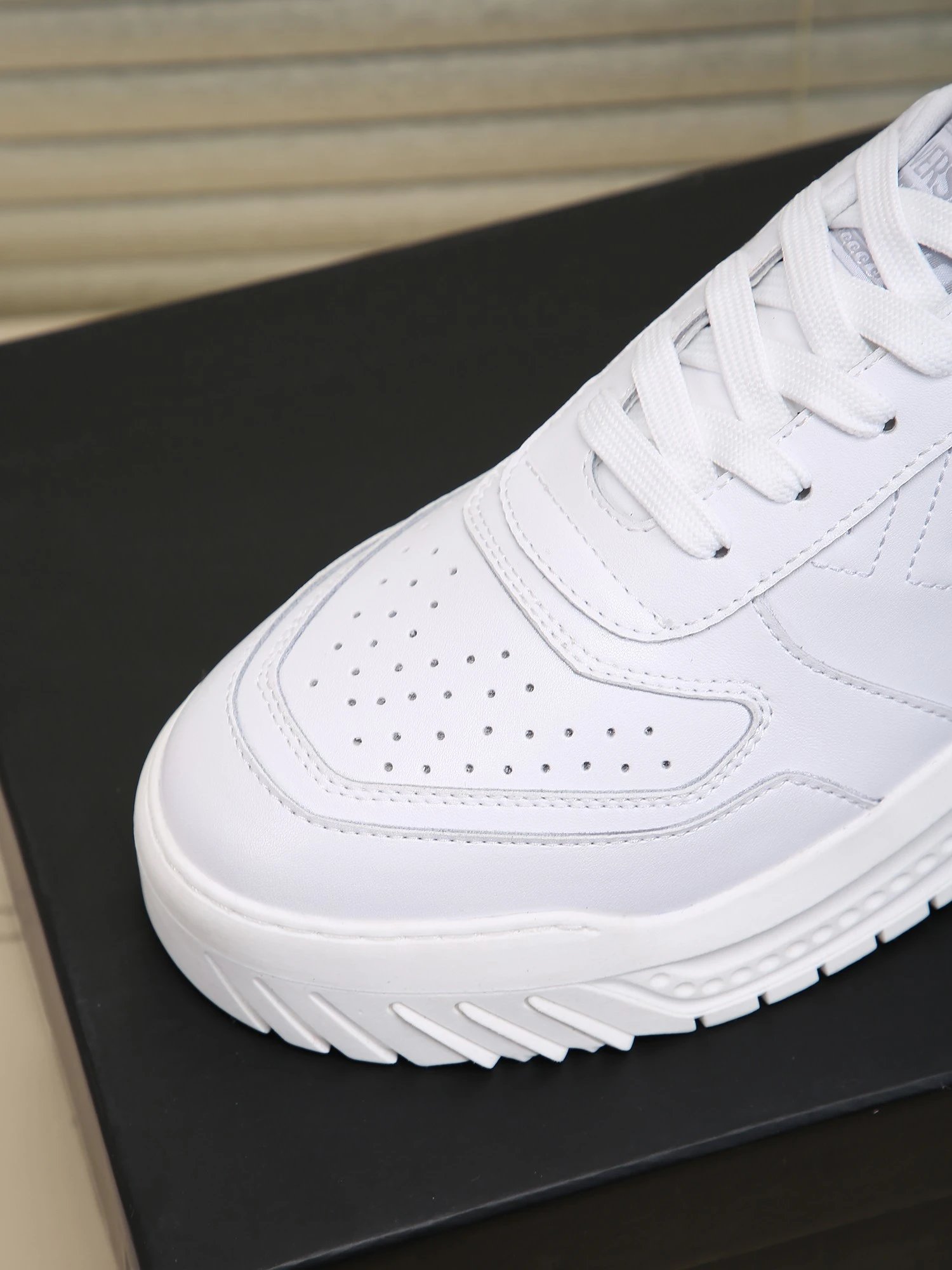 Grace Labyrinth Leather Sneakers Ivory White - Gallery Image 5 - Detailed View