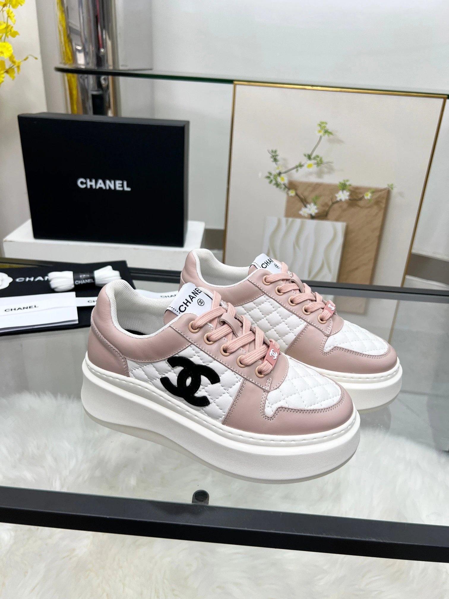 Chanel 25C Sneakers Pink - High Quality Product Image - Cnfans