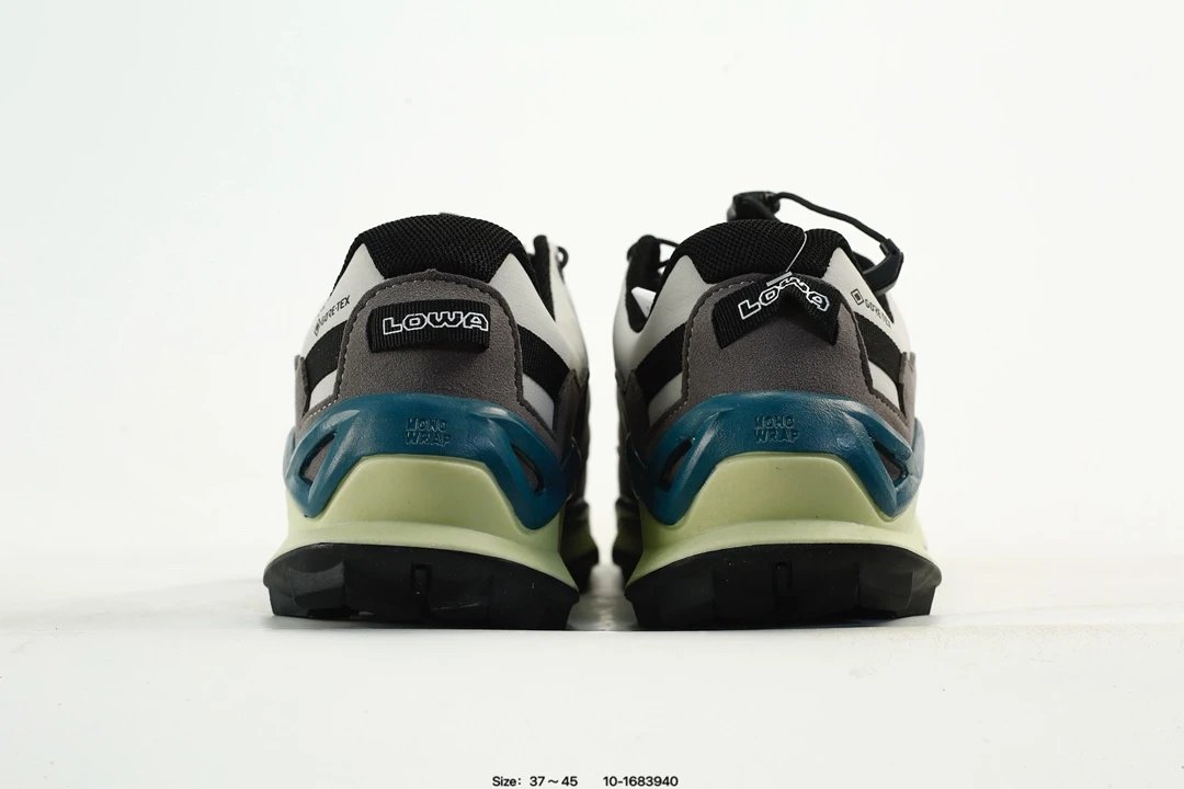GTX Hiking Sneakers Glacier Grey - Gallery Image 8 - Detailed View