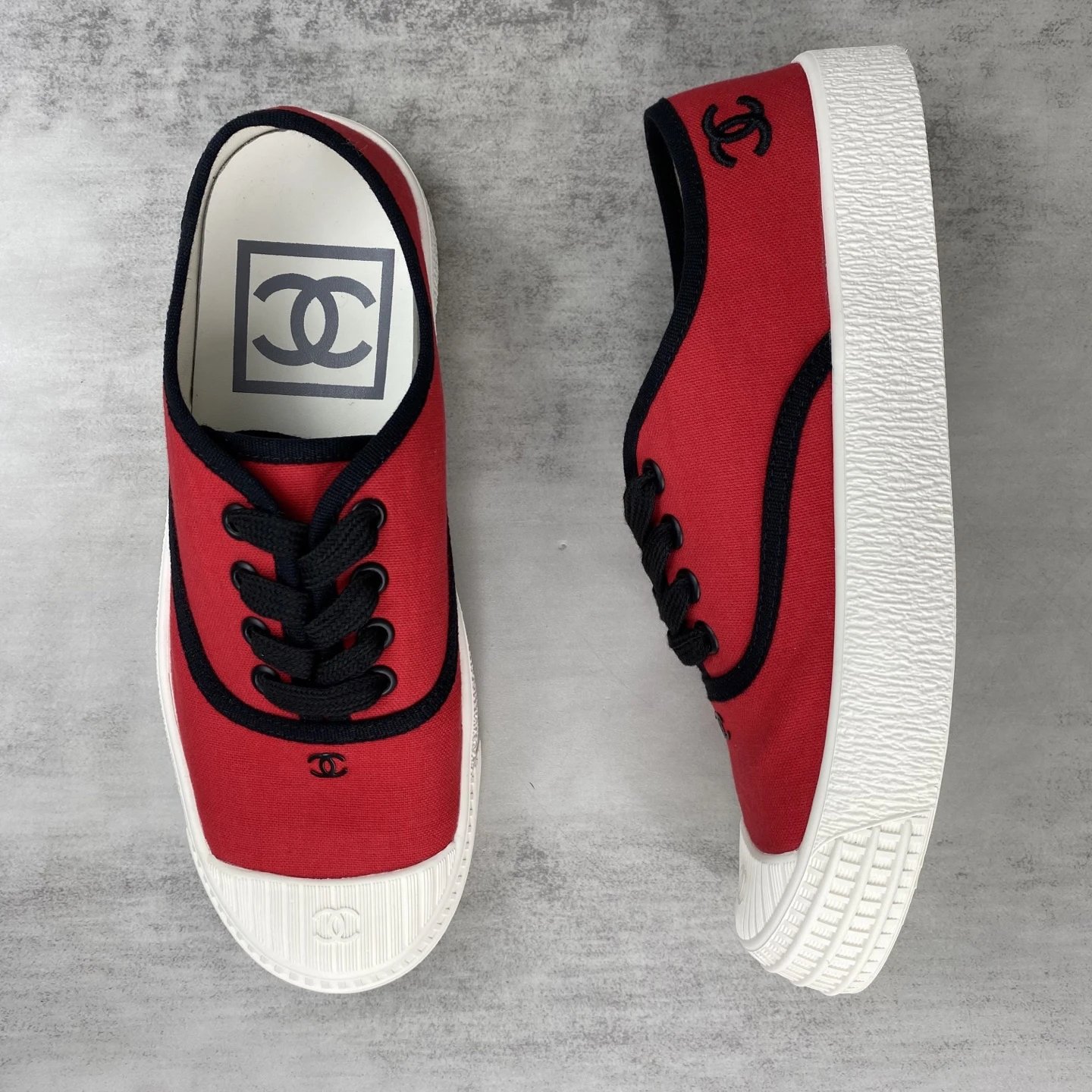 Vintage Canvas Low Top Sneakers with Rubber Sole Crimson Red - Gallery Image 3 - Detailed View