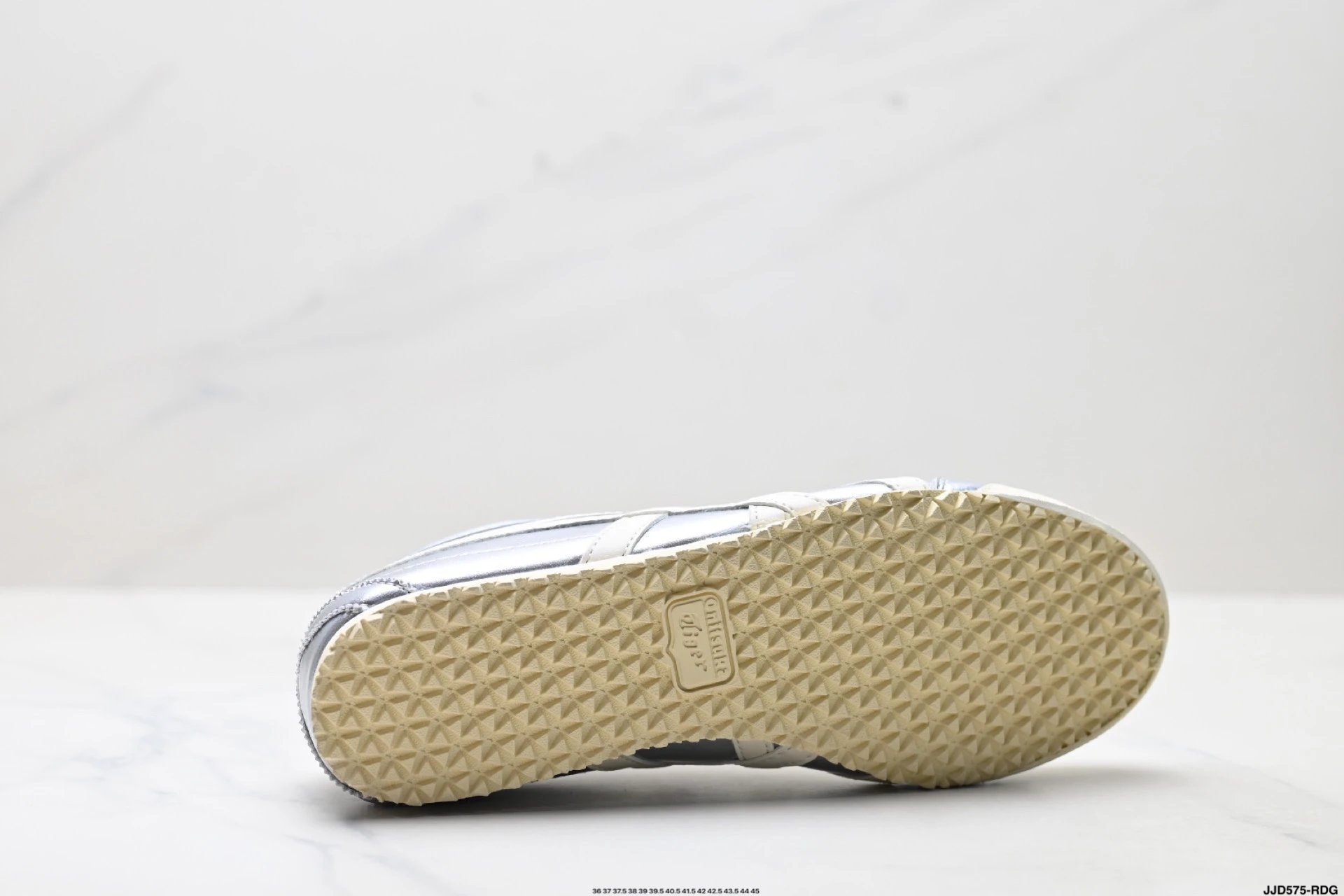 Onitsuka Tiger NIPPON MADE Mexico 66 Deluxe Sneakers Silver White - Gallery Image 9 - Detailed View