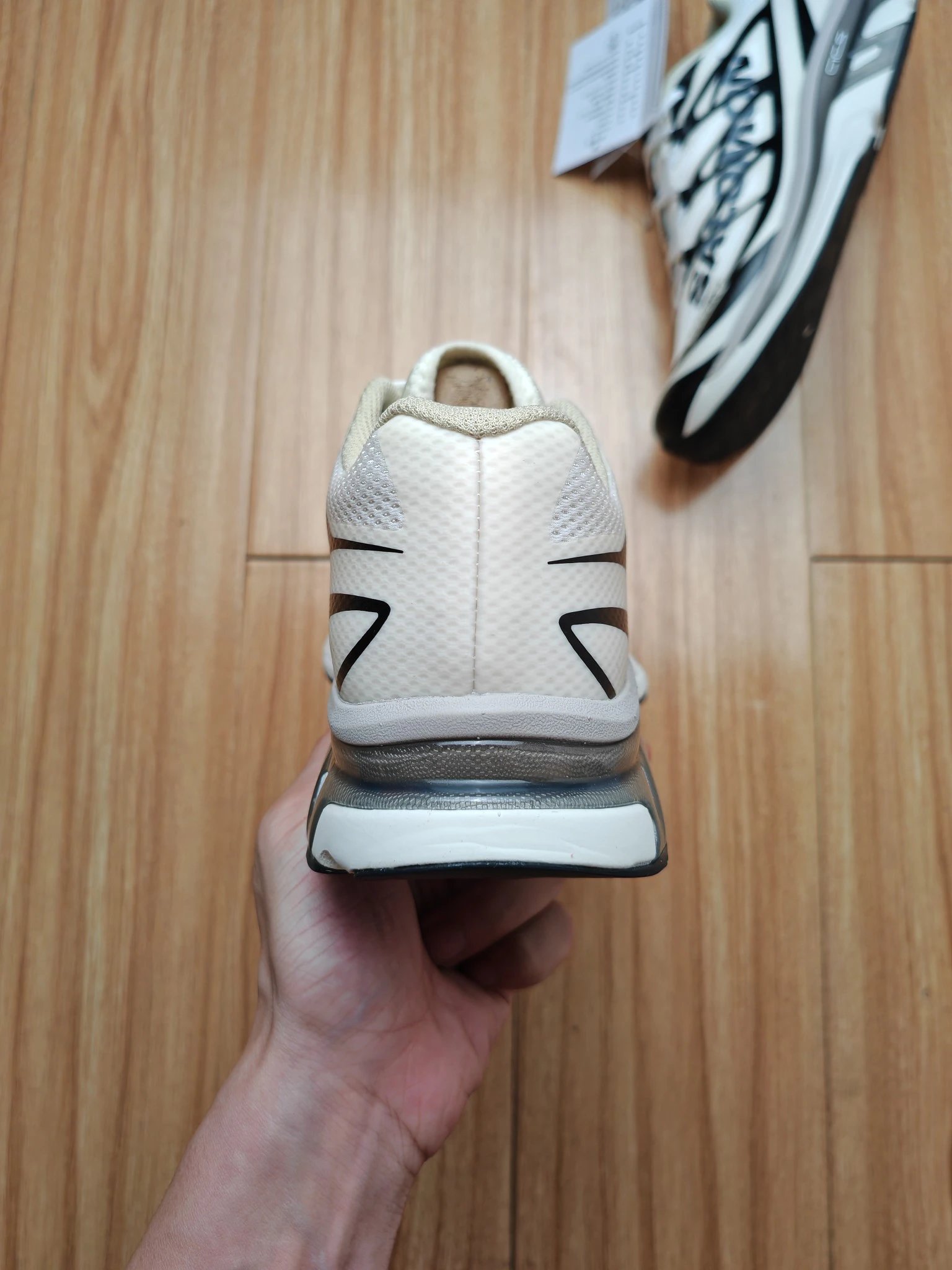 MM6 x Salomon Sctur 2 Sneakers White Black - Gallery Image 8 - Detailed View