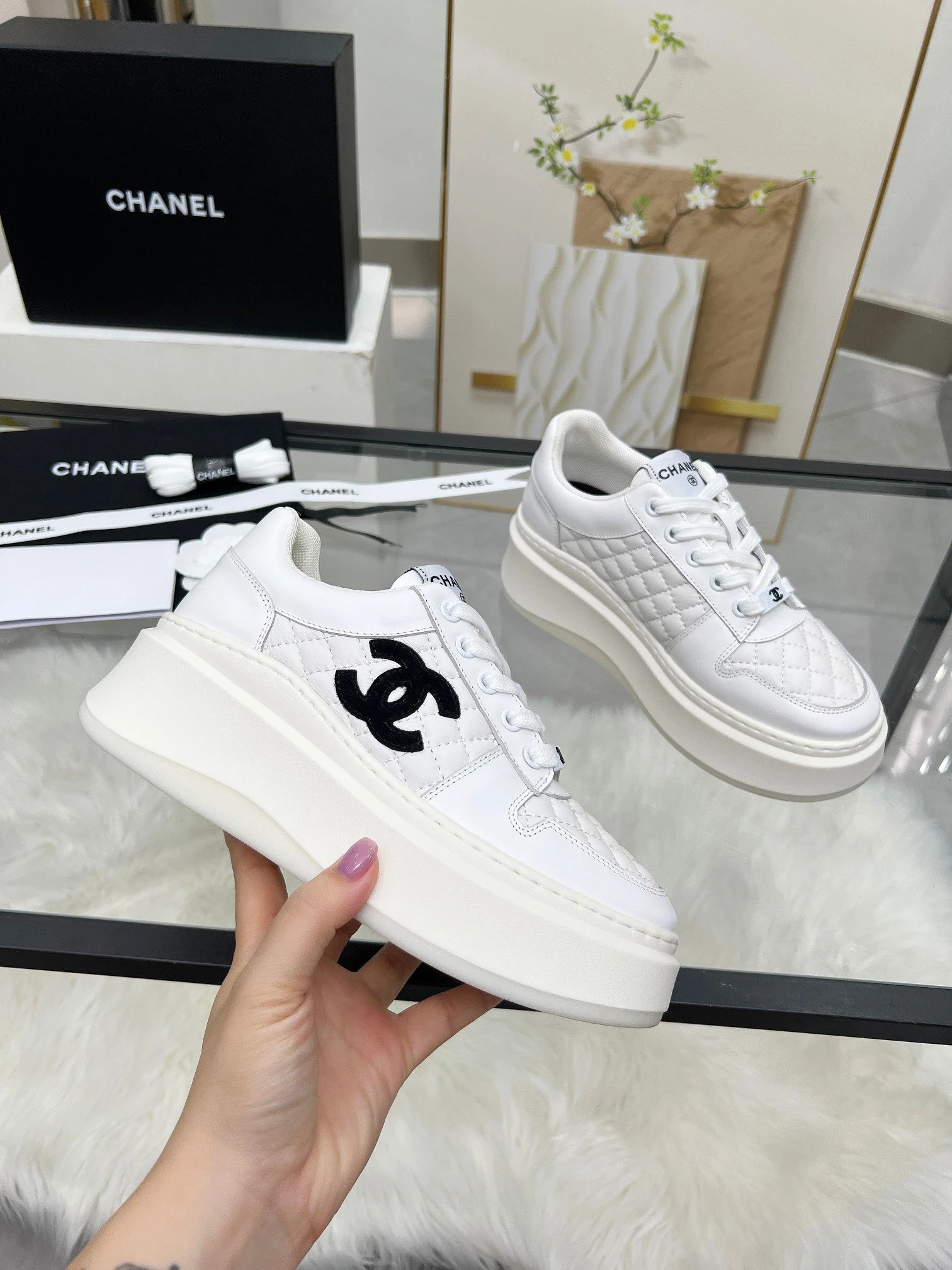 Chanel 25C Spring Summer Sneakers White - Gallery Image 4 - Detailed View