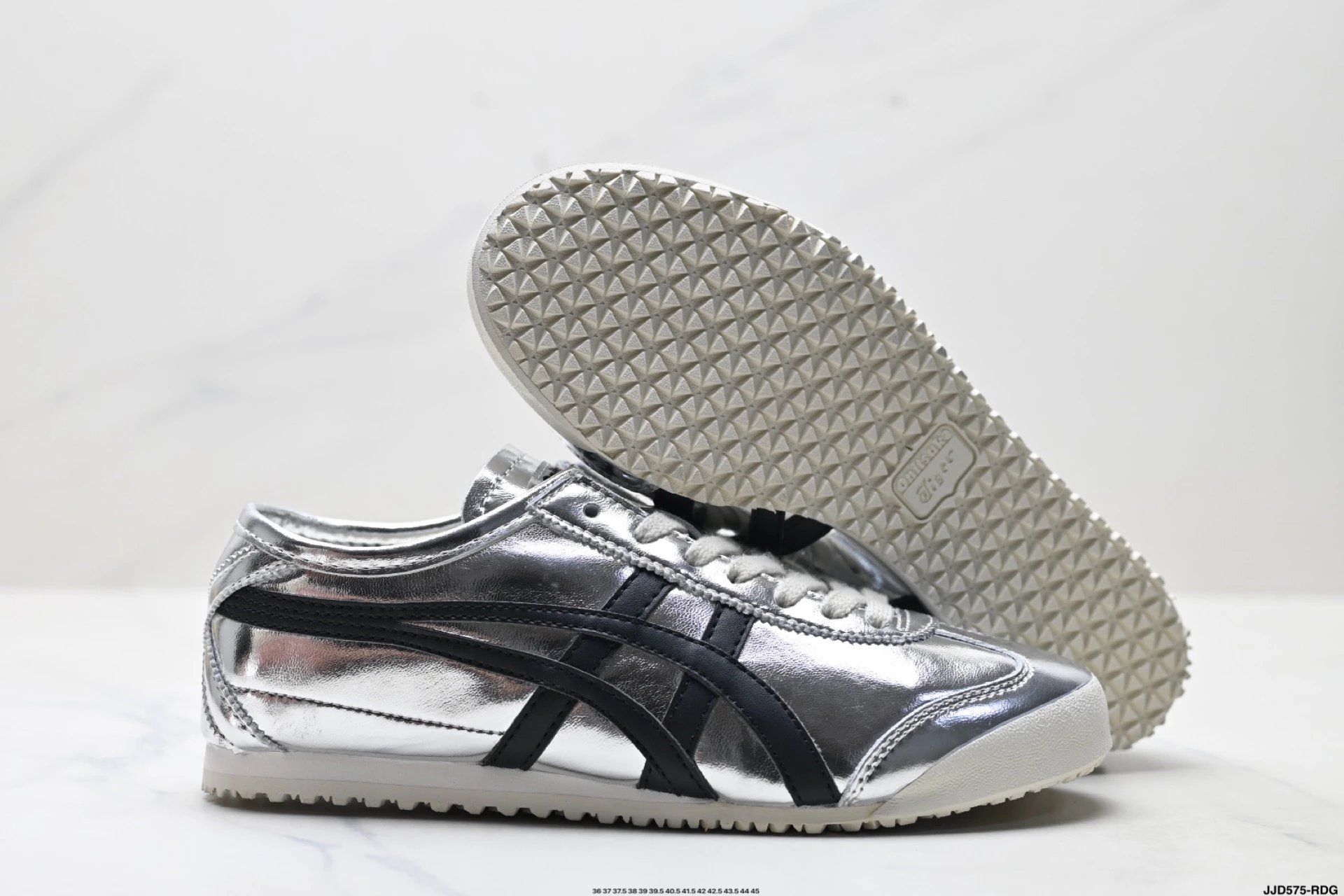 Onitsuka Tiger NIPPON MADE Mexico 66 Deluxe Sneakers Silver Black - Gallery Image 5 - Detailed View
