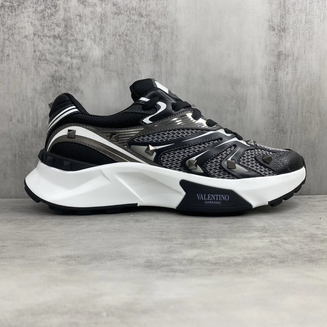 Chunky Leather Platform Sneakers Noir - Gallery Image 6 - Detailed View