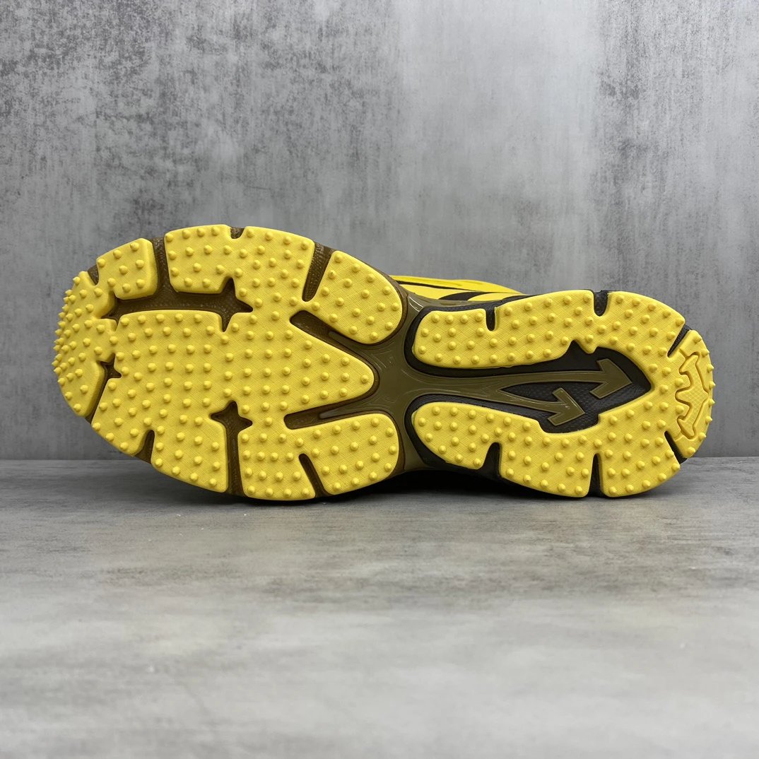 Retro Mesh EVA Trail Running Sneakers in Amber Yellow - Gallery Image 8 - Detailed View