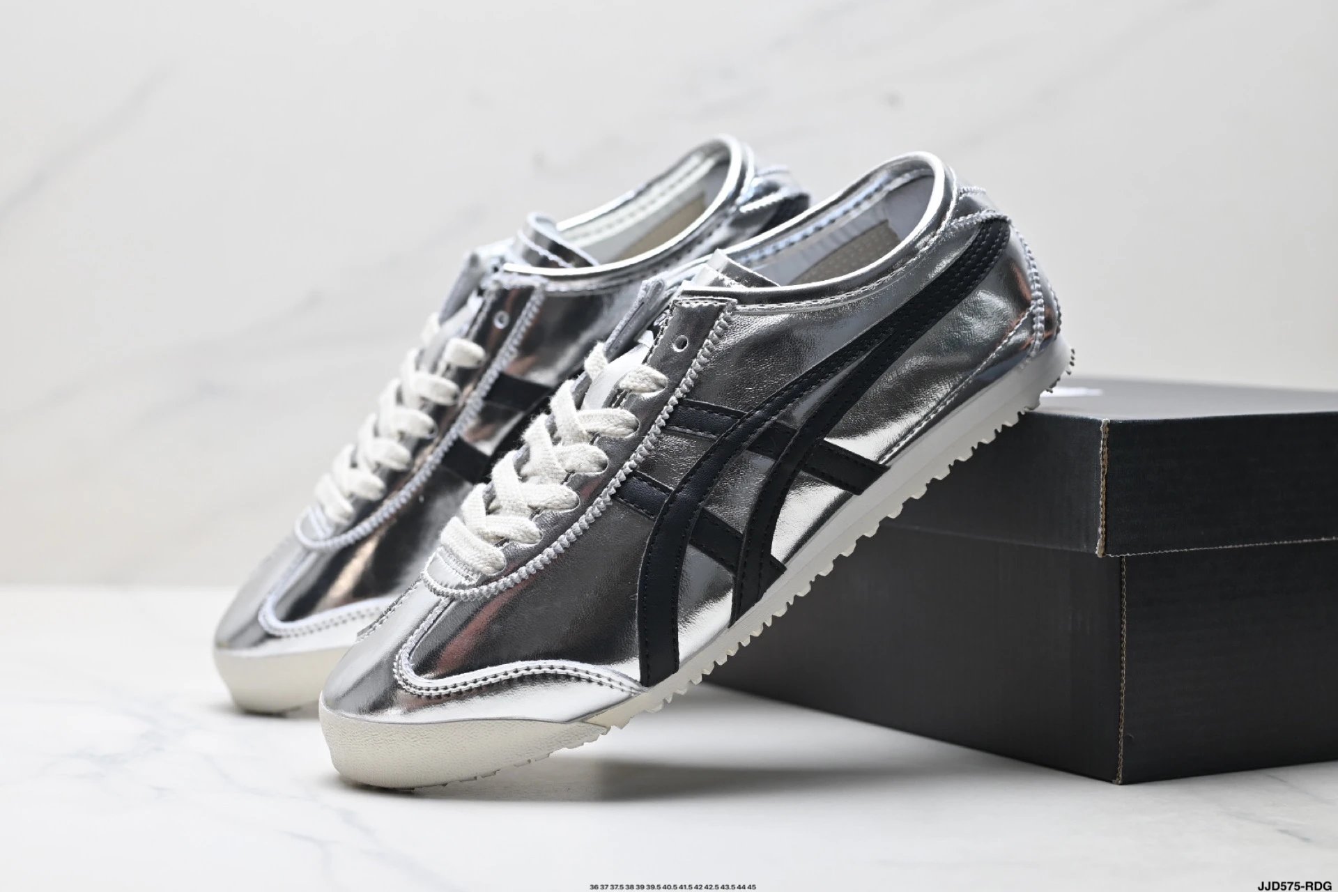 Onitsuka Tiger NIPPON MADE Mexico 66 Deluxe Sneakers Silver Black - Gallery Image 8 - Detailed View