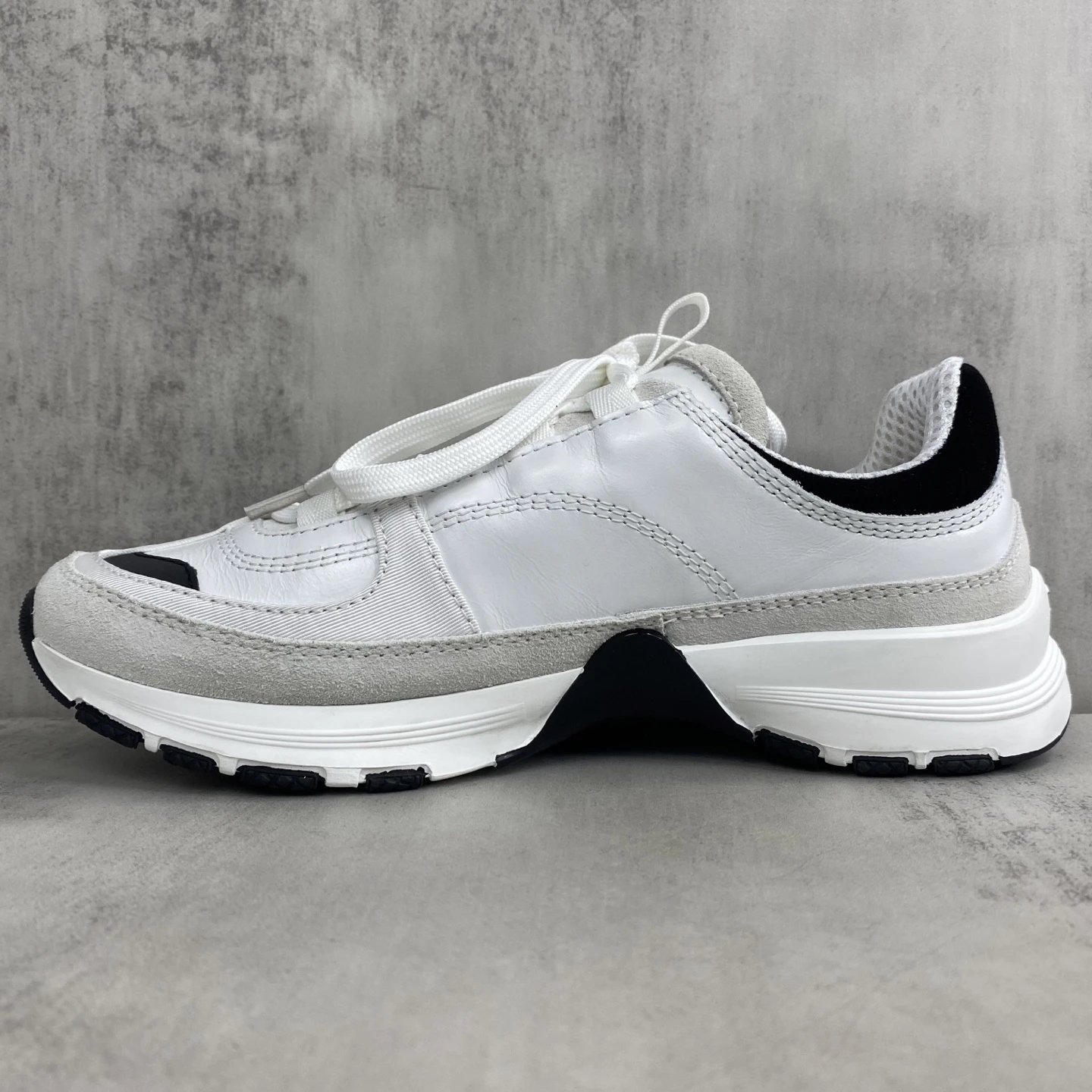 Women's Leather Suede Mesh Outdoor Sneakers Ivory White - Gallery Image 7 - Detailed View