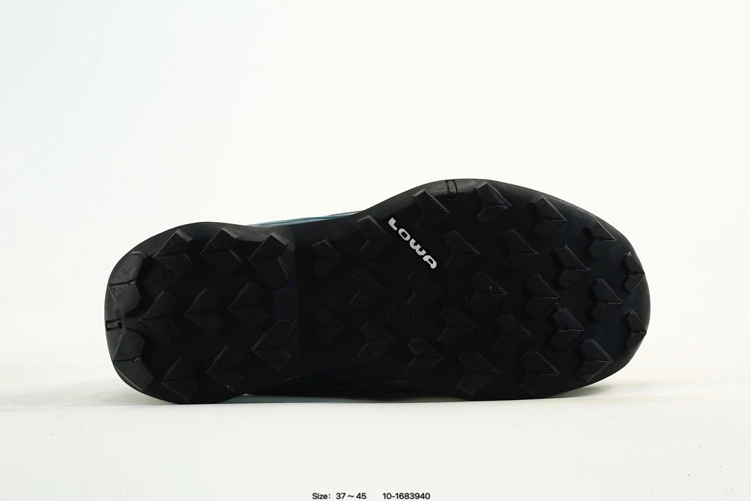 GTX Hiking Sneakers Glacier Grey - Gallery Image 7 - Detailed View