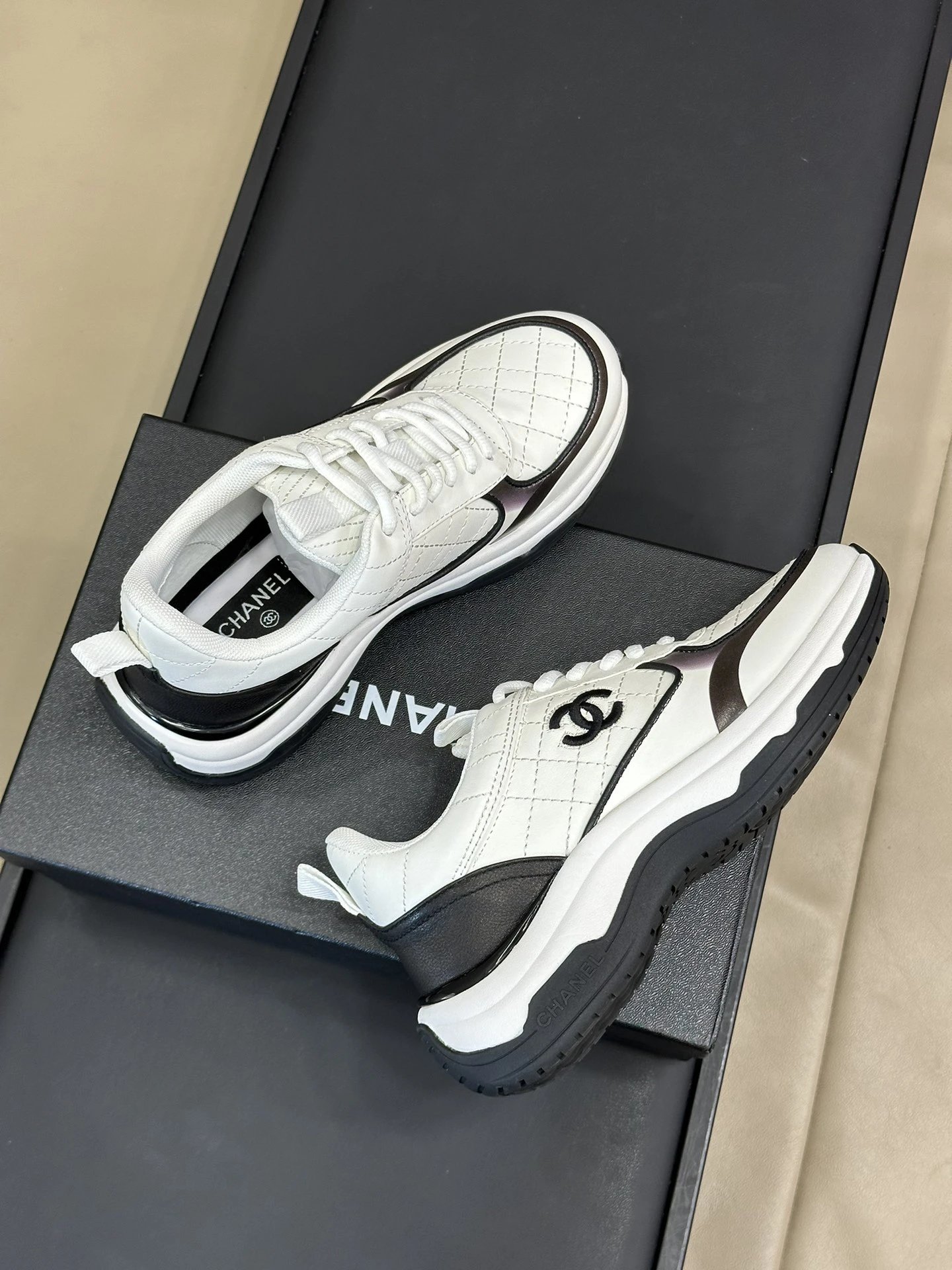 Chanel SS25 Sneakers White - Gallery Image 4 - Detailed View