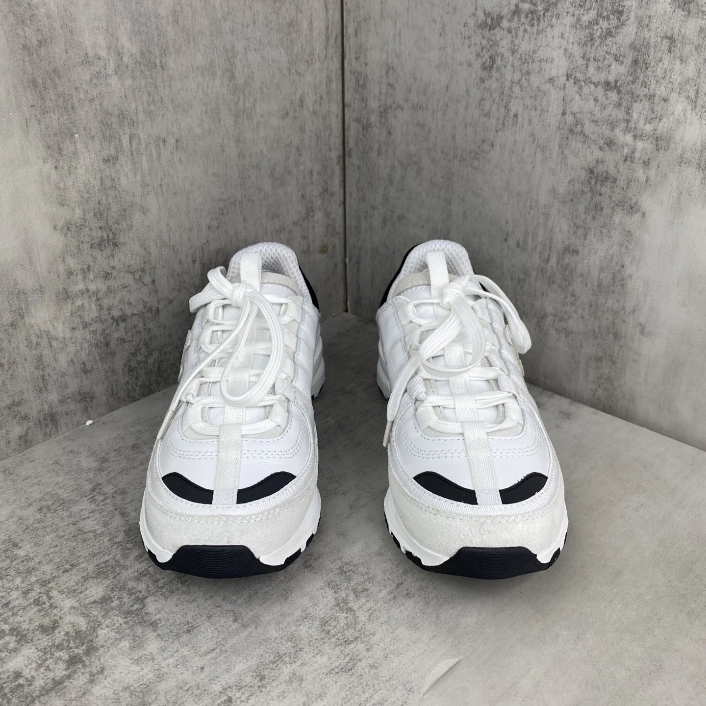 Women's Leather Suede Mesh Outdoor Sneakers Ivory White - Gallery Image 4 - Detailed View