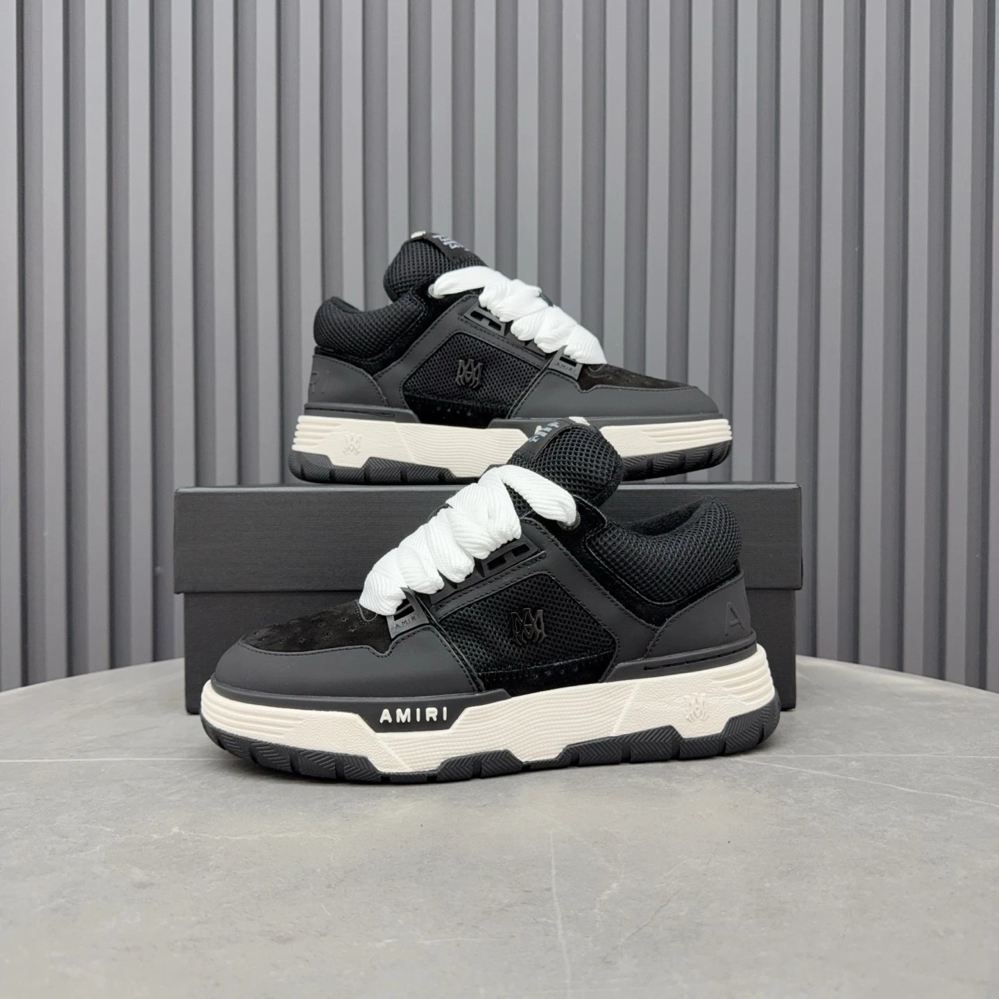 Low Top Leather Mesh Skate Shoes Unisex Charcoal Black - Gallery Image 8 - Detailed View