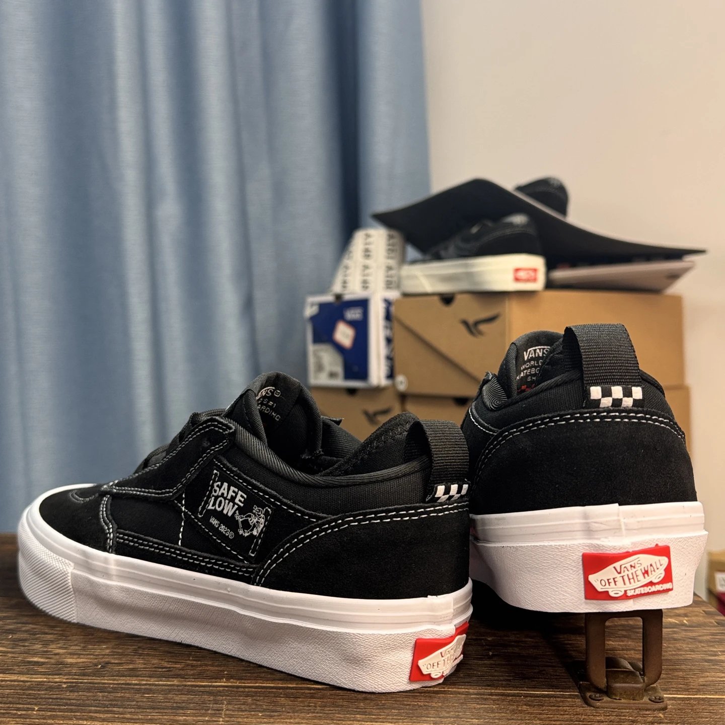 Half Cab Low Skate Shoes Onyx Black - Gallery Image 3 - Detailed View