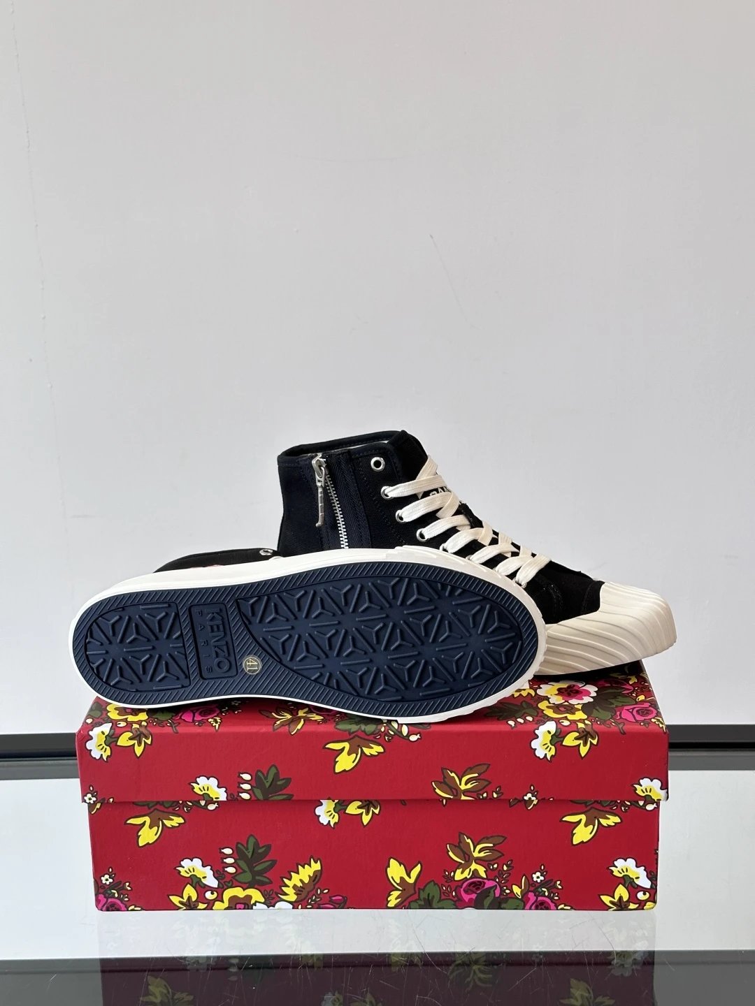 Kenzo Canvas High Sneakers Black - Gallery Image 9 - Detailed View