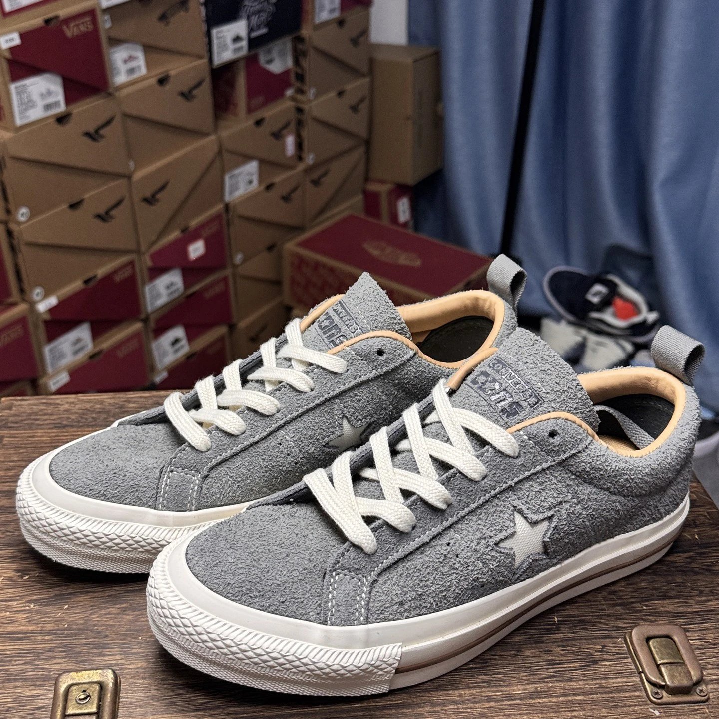 Retro Suede Skate Shoes Ash Grey - Gallery Image 4 - Detailed View
