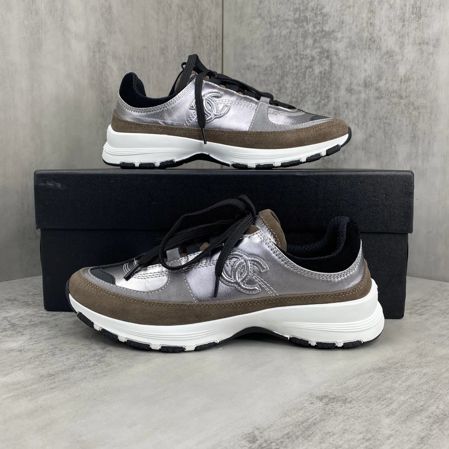 Women's Suede Leather Mesh Outdoor Sneakers Pewter Brown - Gallery Image 9 - Detailed View