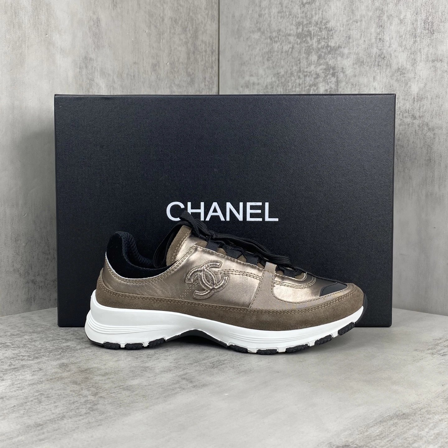 Women's Leather Mesh Outdoor Sneakers Bronze Finish - Gallery Image 1 - Detailed View