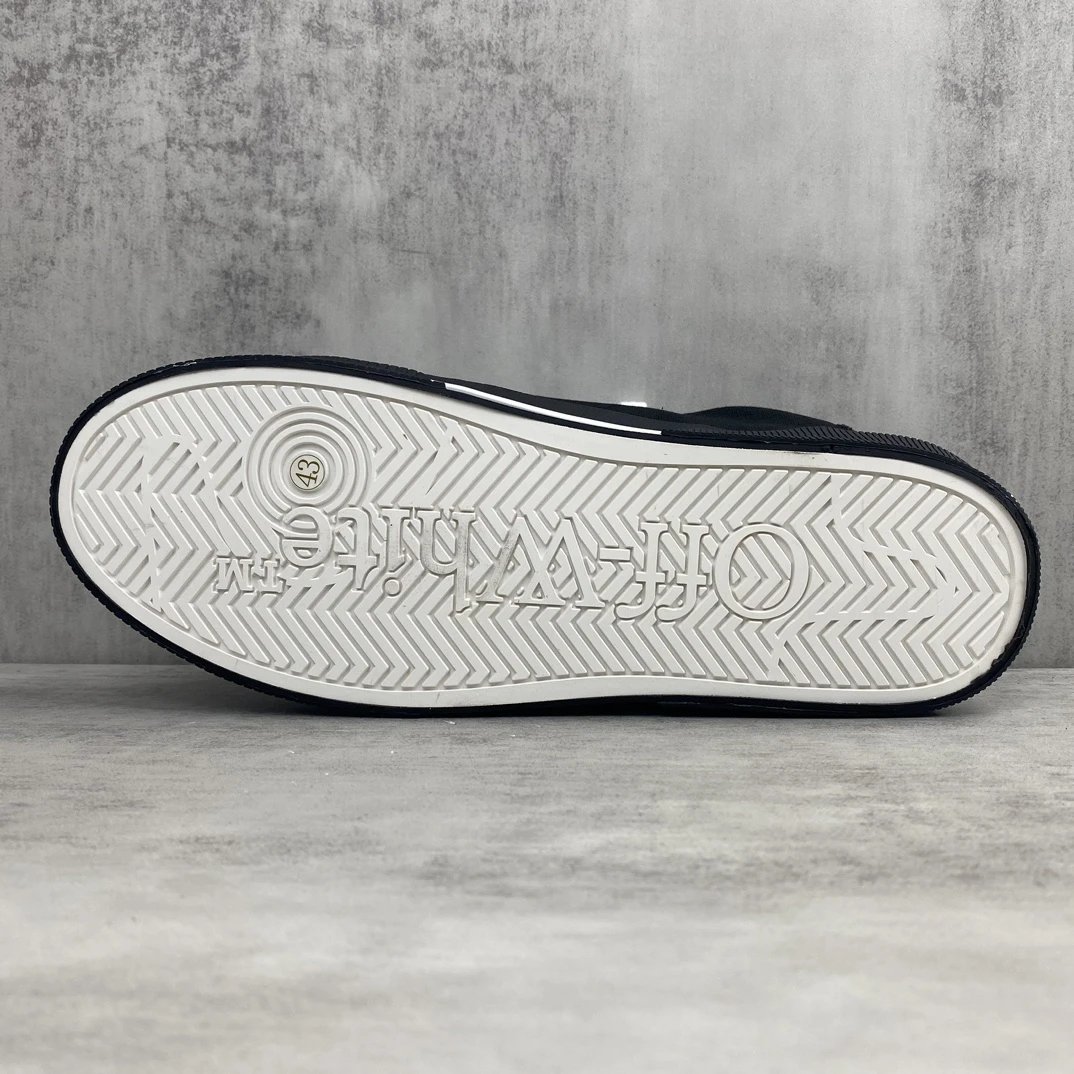 Low Vulcanized Canvas Sneakers Leather Lining Jet Black - Gallery Image 8 - Detailed View