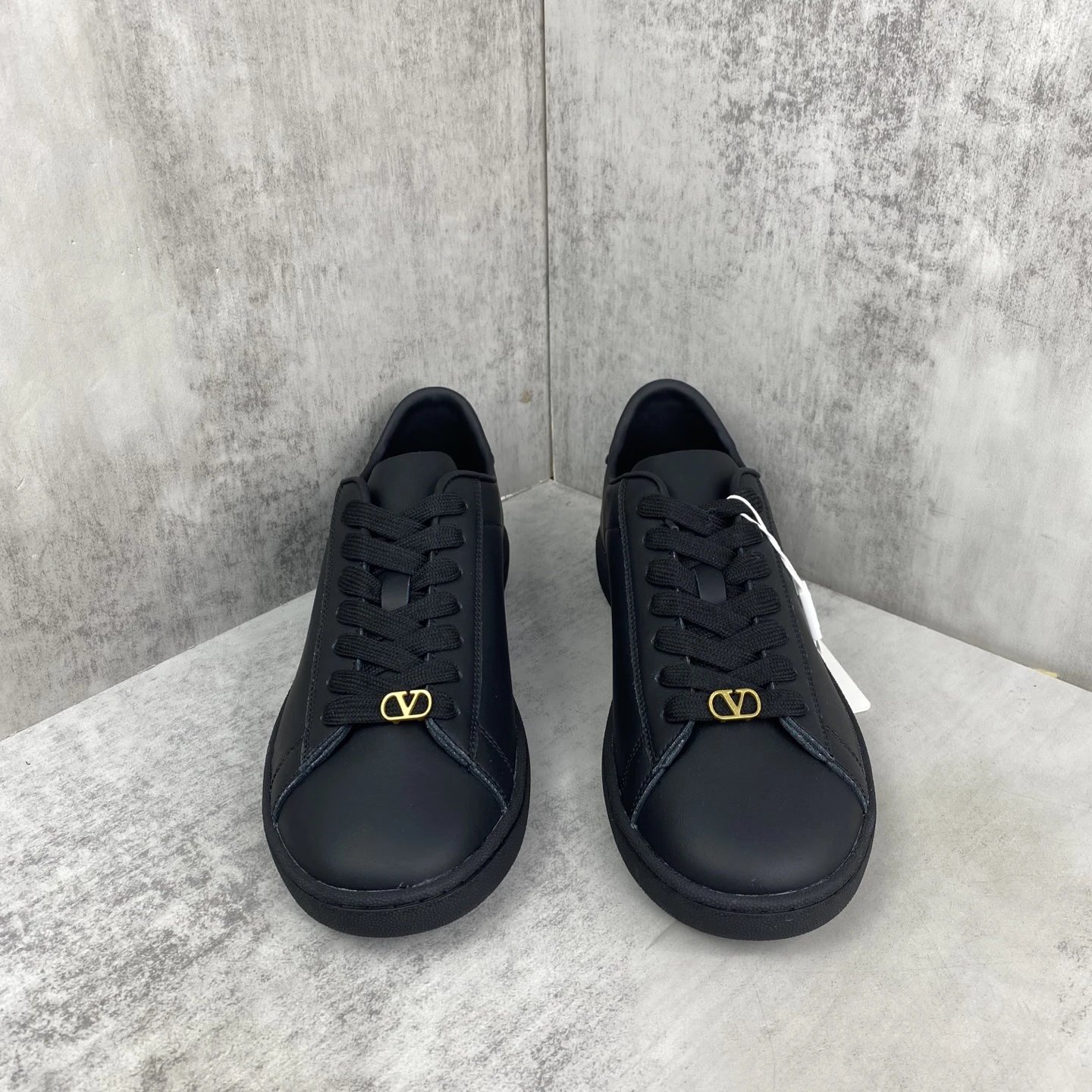 Low Top Leather Sneakers Jet Black - Gallery Image 4 - Detailed View