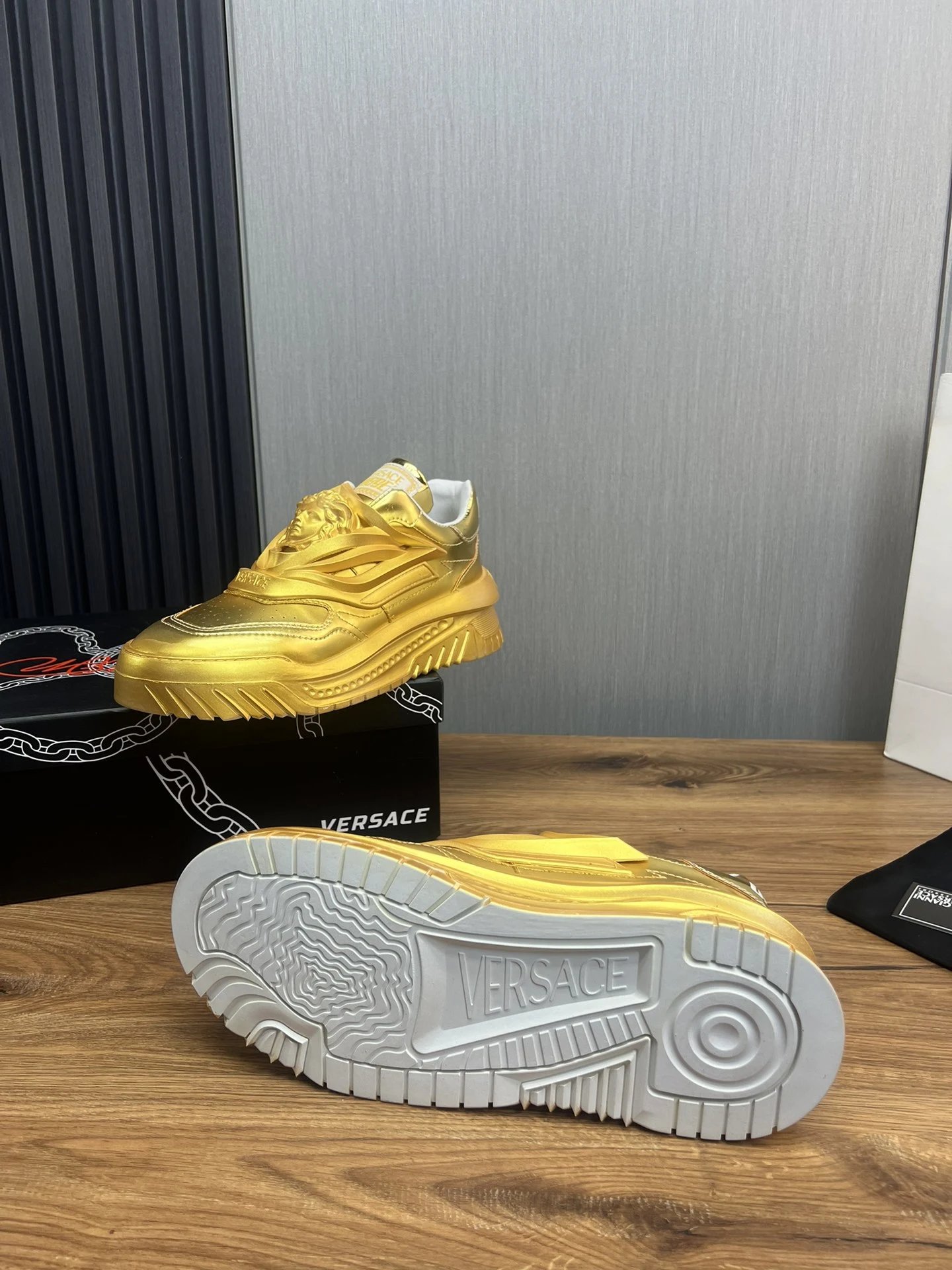 Luxury Leather Sneakers Metallic Gold - Gallery Image 9 - Detailed View