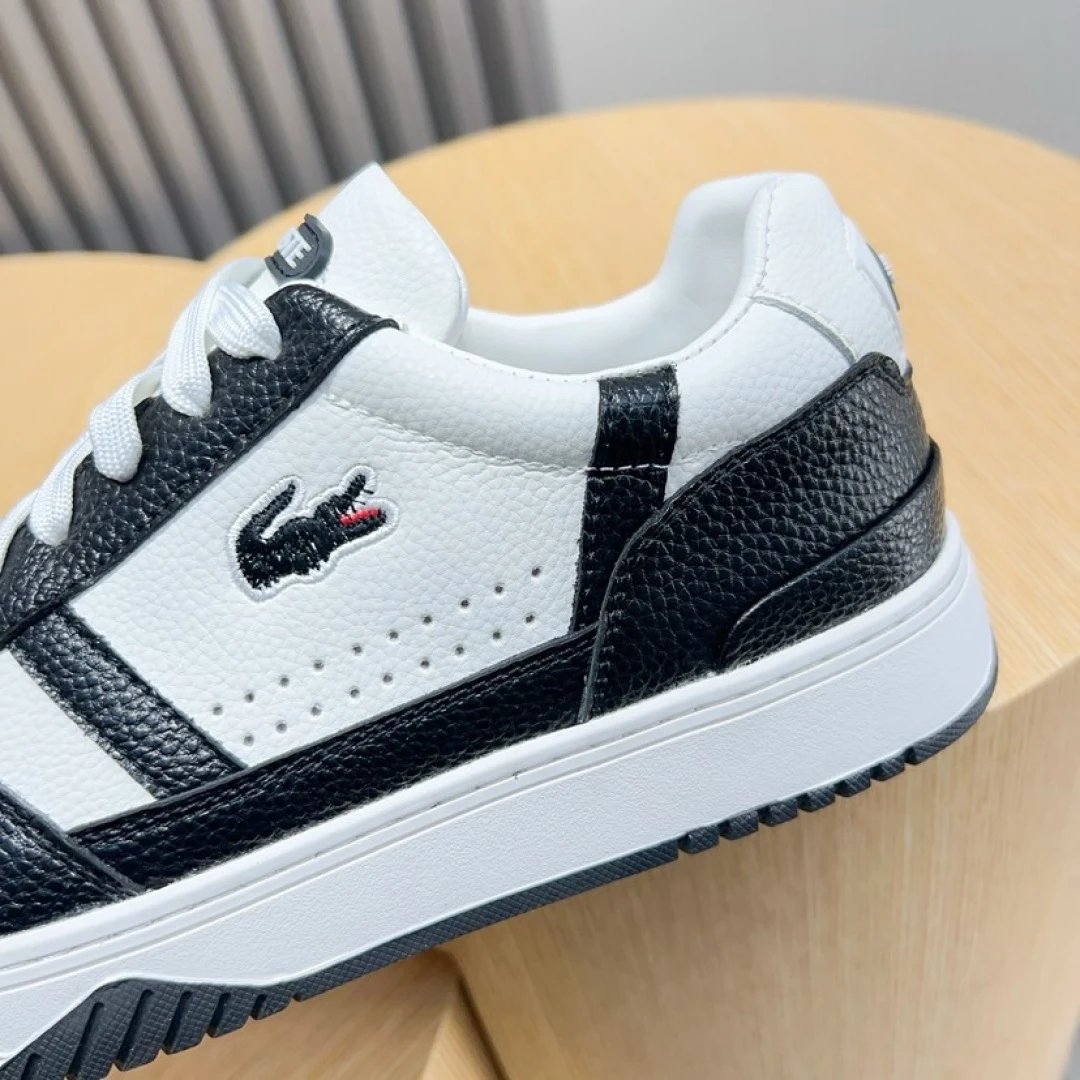 Lacoste Classic Sneakers Black White - Gallery Image 6 - Detailed View