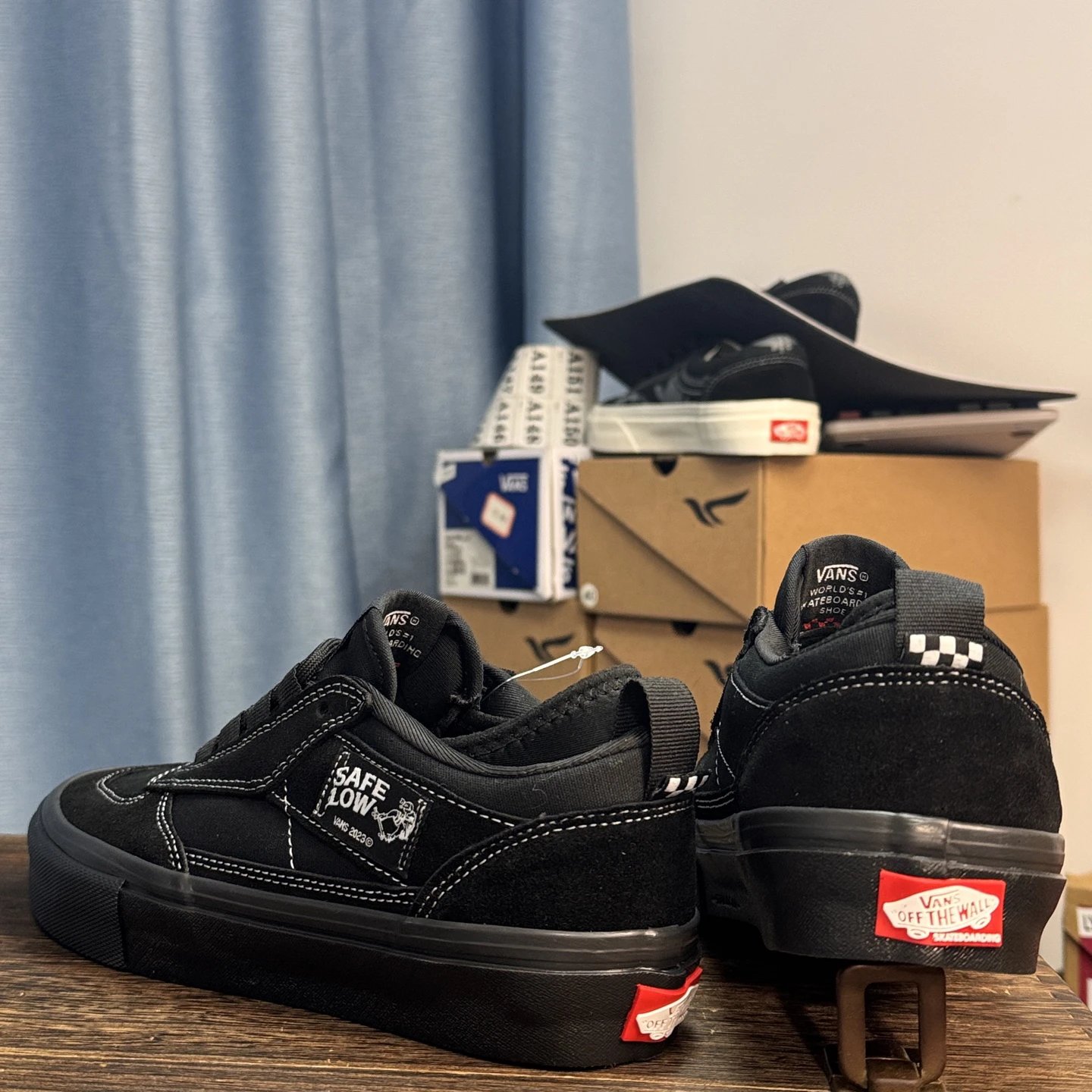 Low Top Suede Skate Shoes Jet Black - Gallery Image 3 - Detailed View