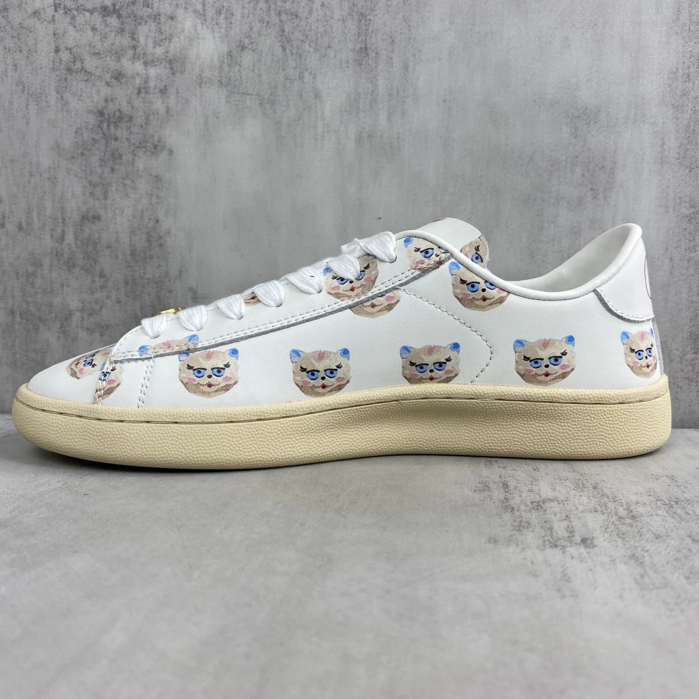 Lazy Silhouette Leather Sneakers Ivory - Gallery Image 7 - Detailed View