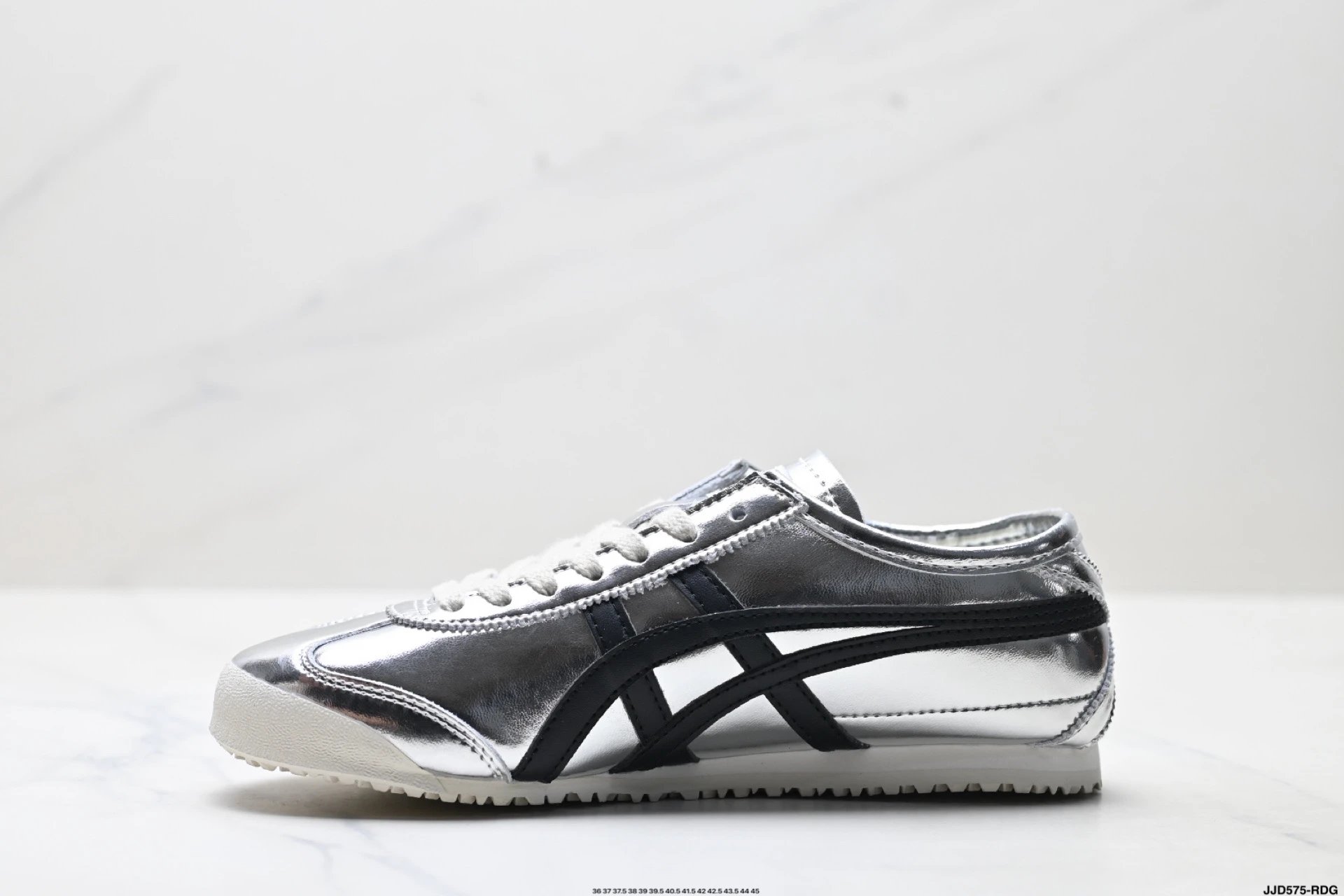 Onitsuka Tiger NIPPON MADE Mexico 66 Deluxe Sneakers Silver Black - Gallery Image 3 - Detailed View