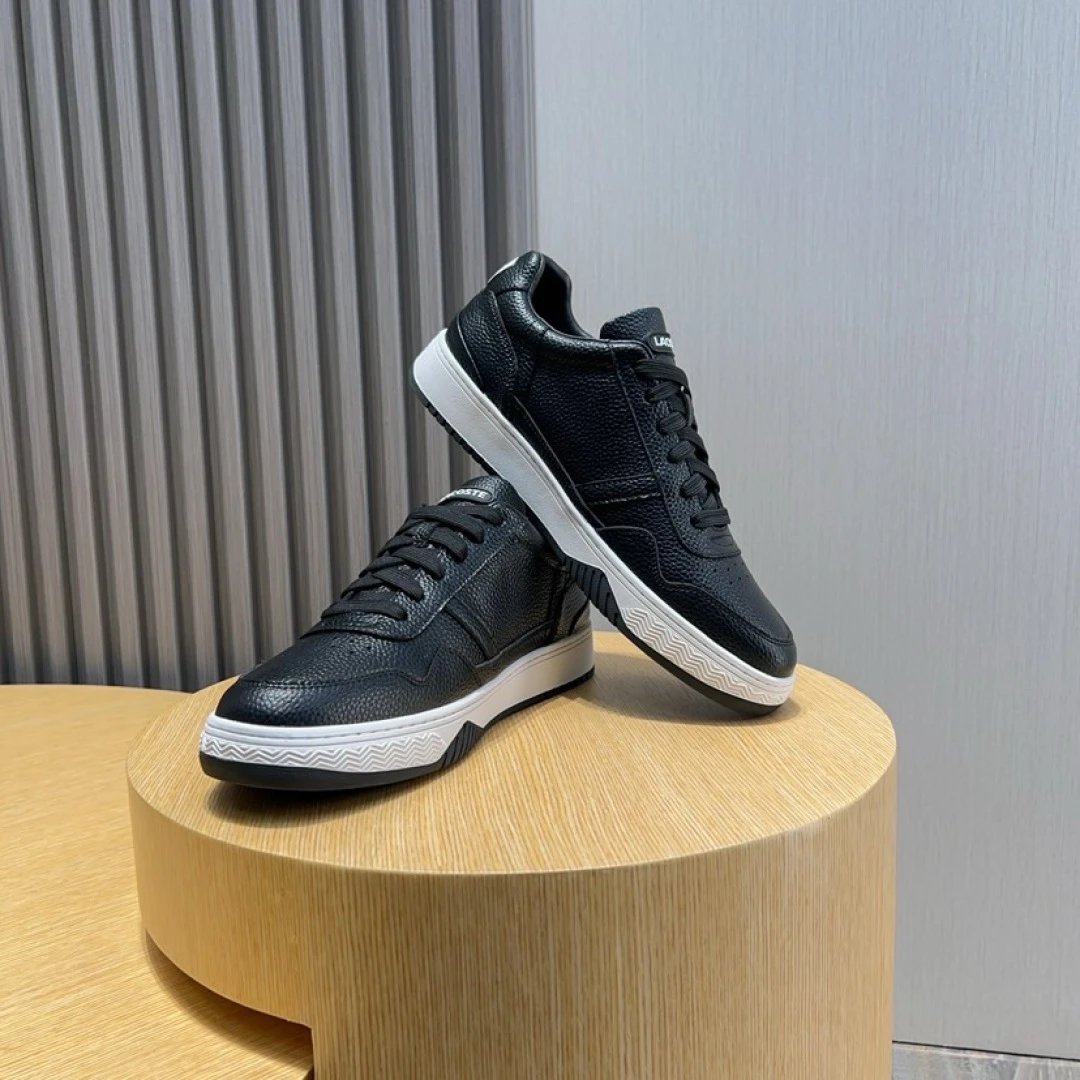 Lacoste Classic Sneakers Black - Gallery Image 4 - Detailed View
