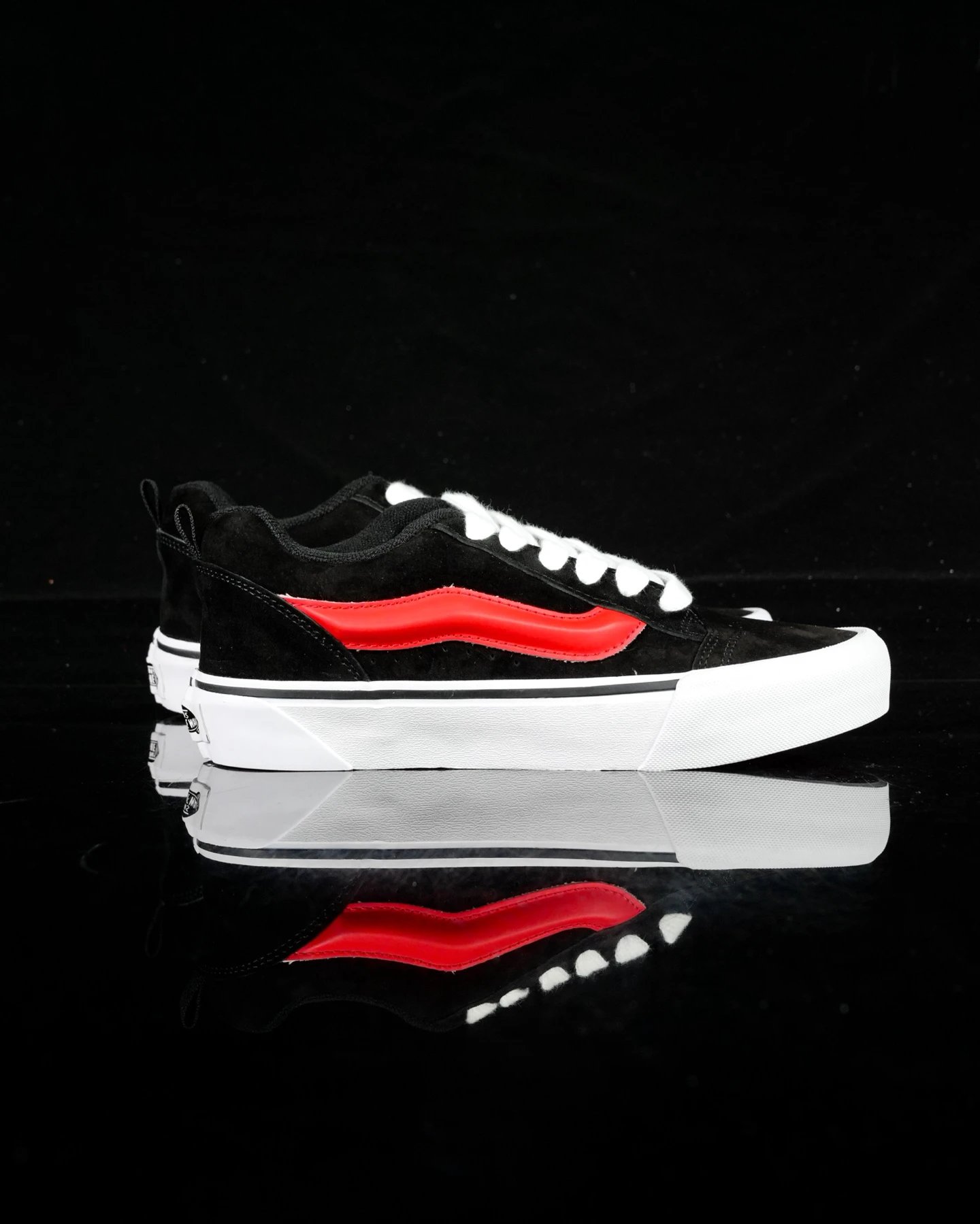 Retro Chunky Skate Shoes Suede Scarlet Red - Gallery Image 3 - Detailed View