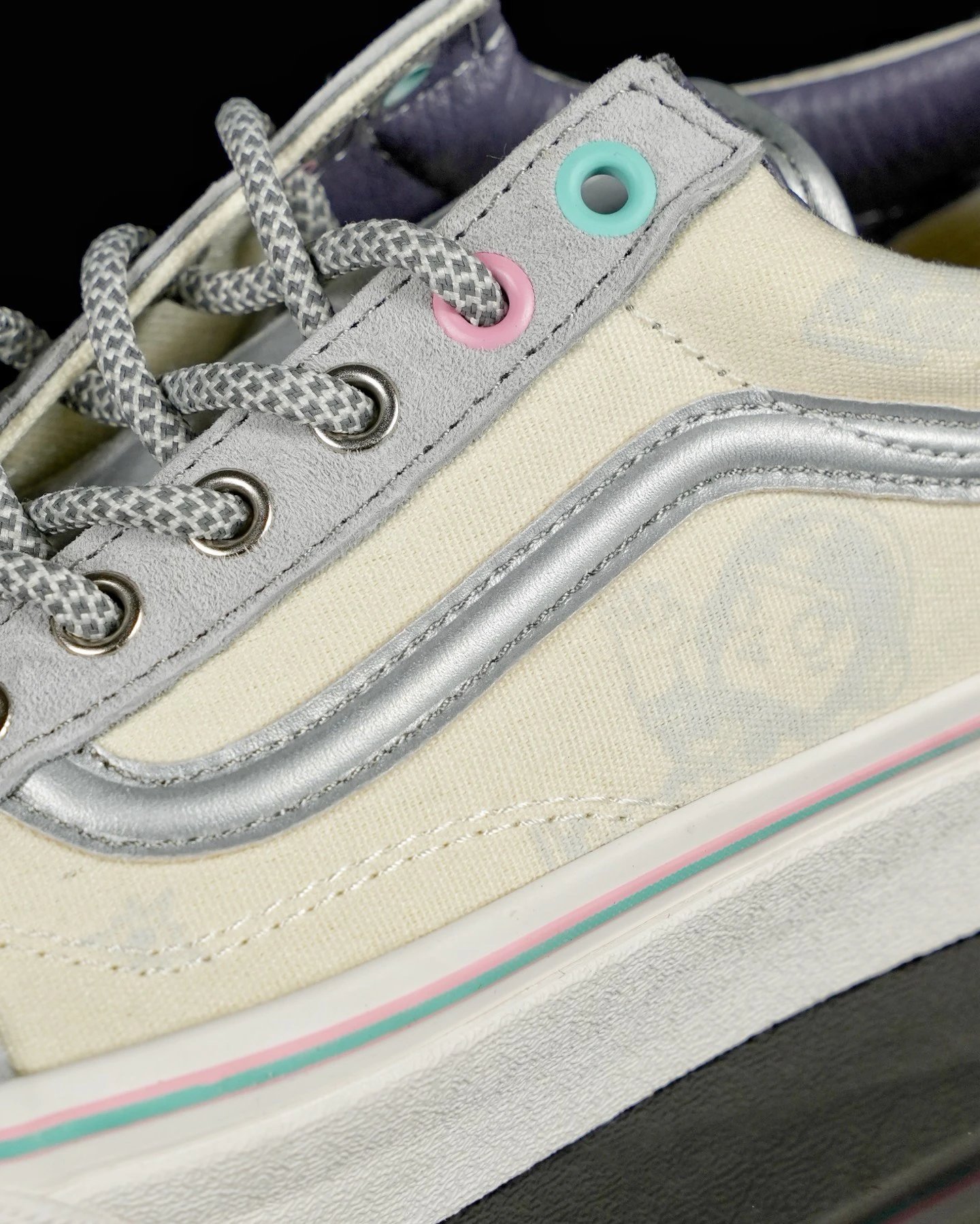 Old Skool Space Molly Suede Sneakers Mist Grey - Gallery Image 4 - Detailed View