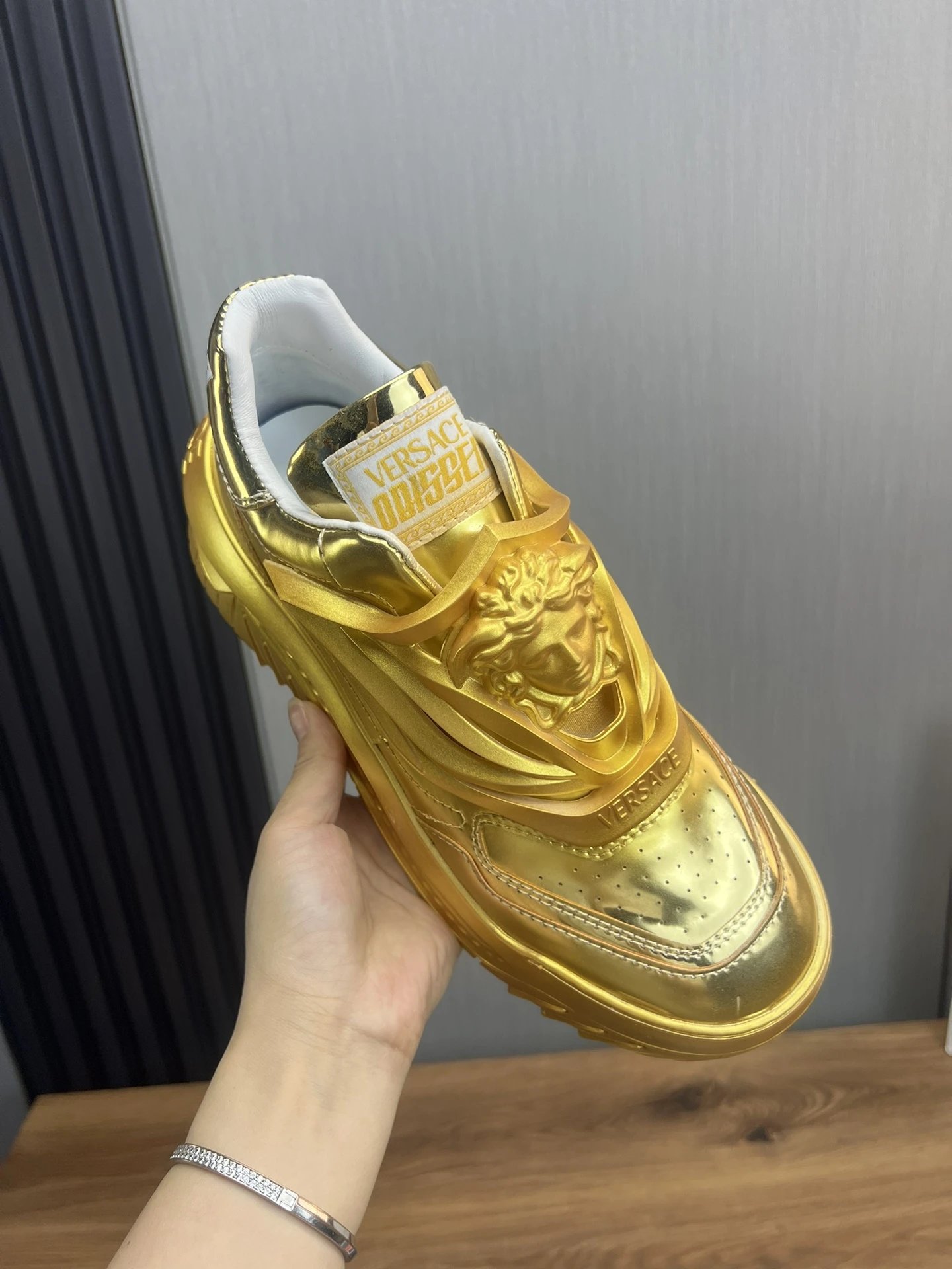 Luxury Leather Sneakers Metallic Gold - Gallery Image 7 - Detailed View