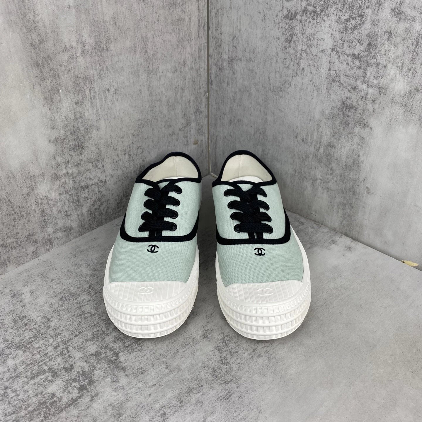 Vintage Canvas Low Top Sneakers with Rubber Sole Mint Green - Gallery Image 4 - Detailed View