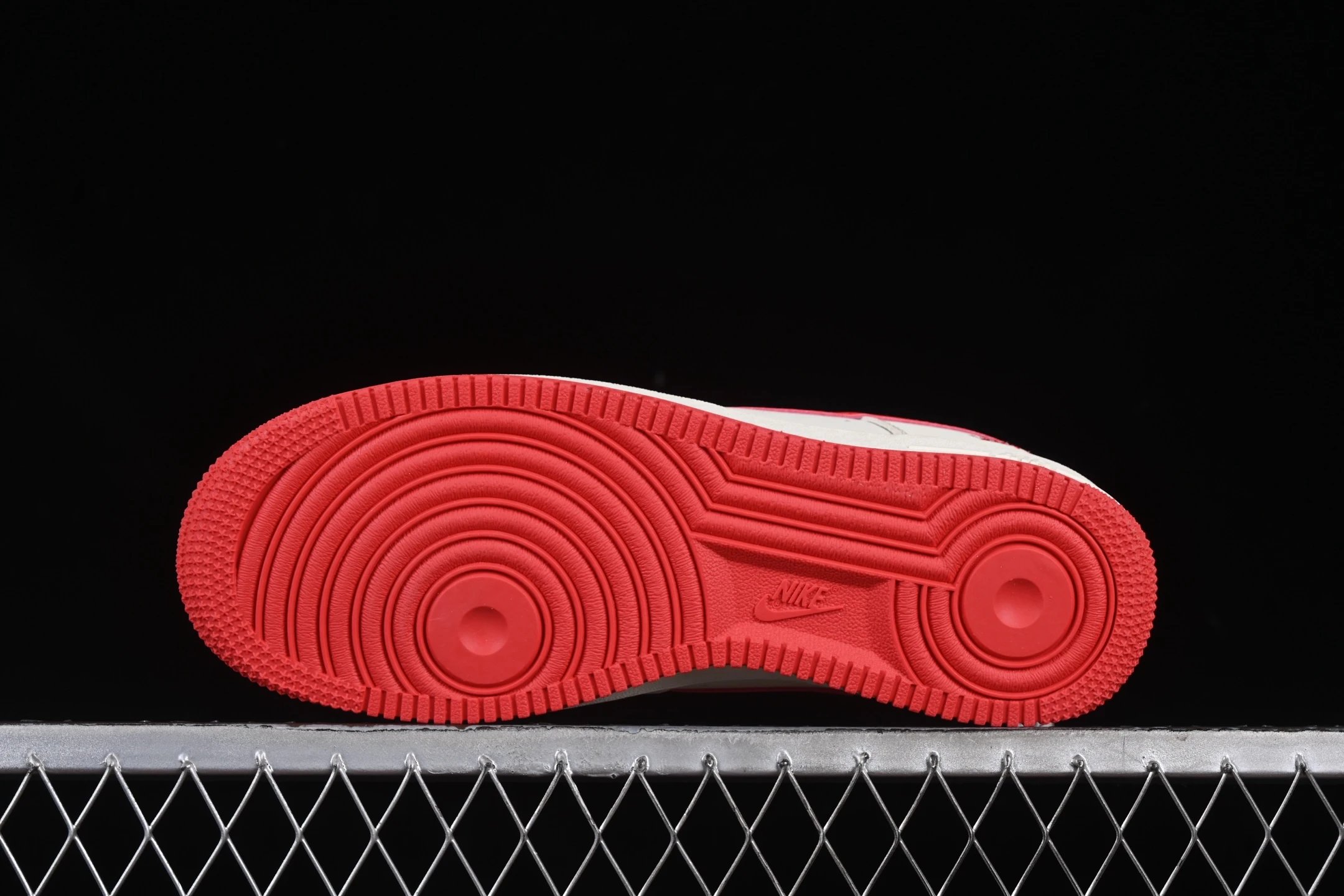 Low Top Sneakers Ivory Ember - Gallery Image 3 - Detailed View