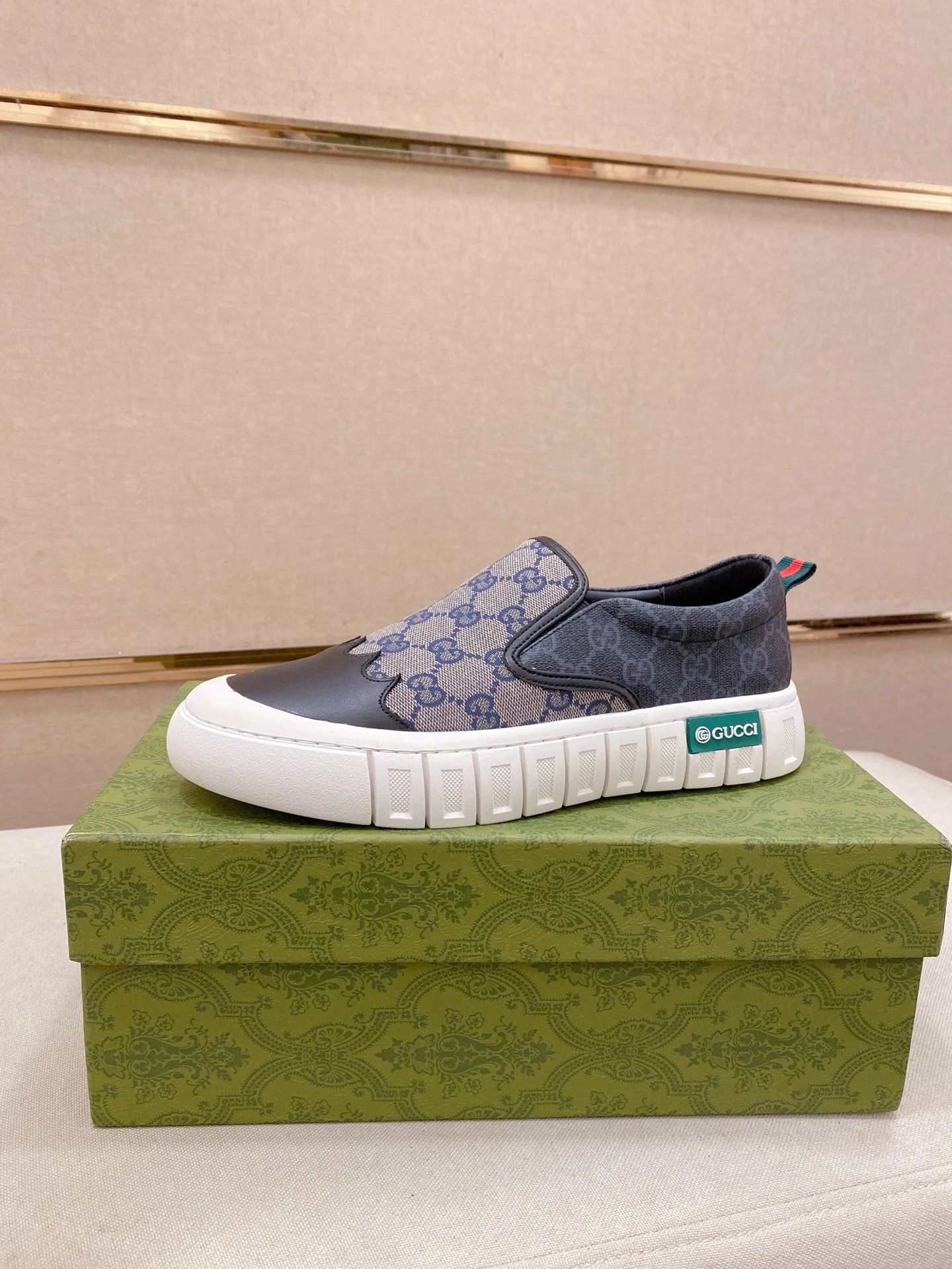 Gucci Slip-On Sneakers Grey - Gallery Image 1 - Detailed View