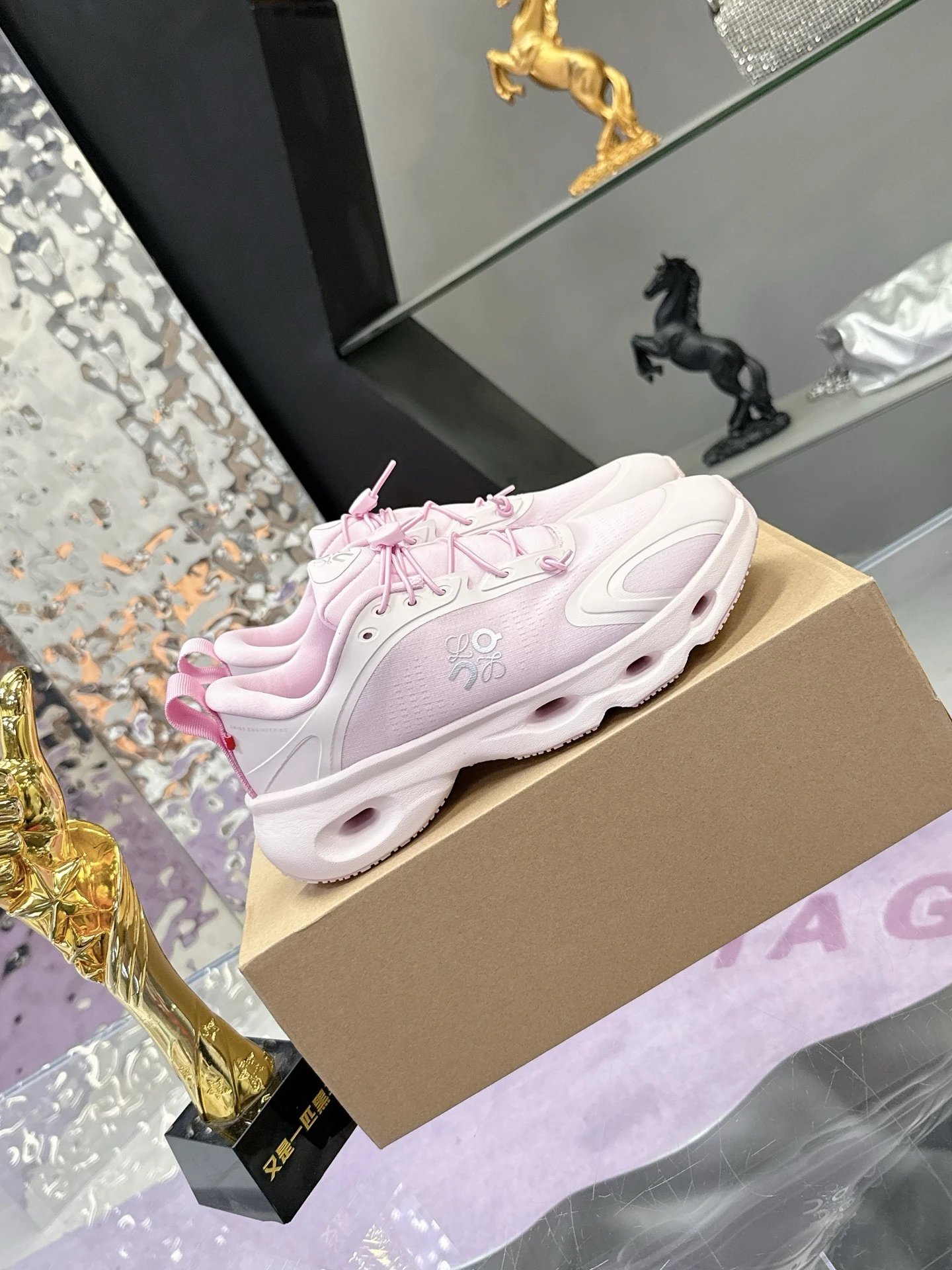 Loewe x On 3.0 Cloudventure Sneakers Pink - Gallery Image 4 - Detailed View