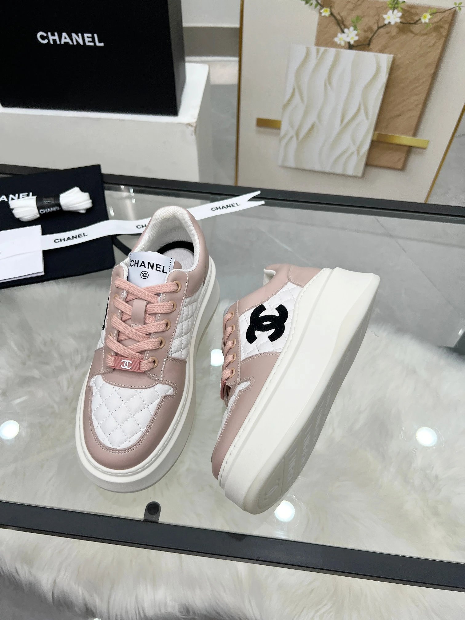 Chanel 25C Sneakers Pink - Gallery Image 5 - Detailed View