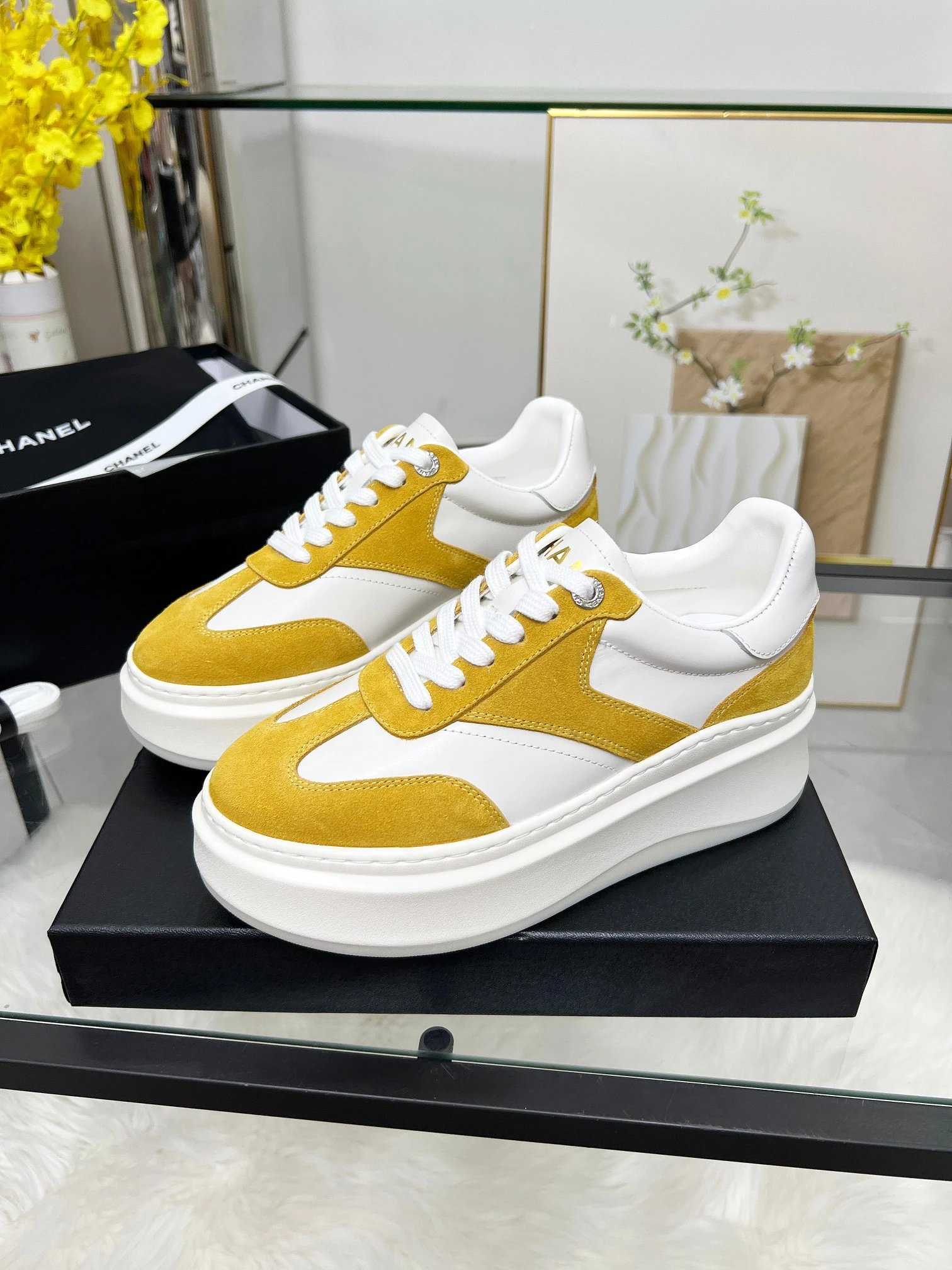 Chanel 25C Spring Sneakers Yellow - Gallery Image 4 - Detailed View