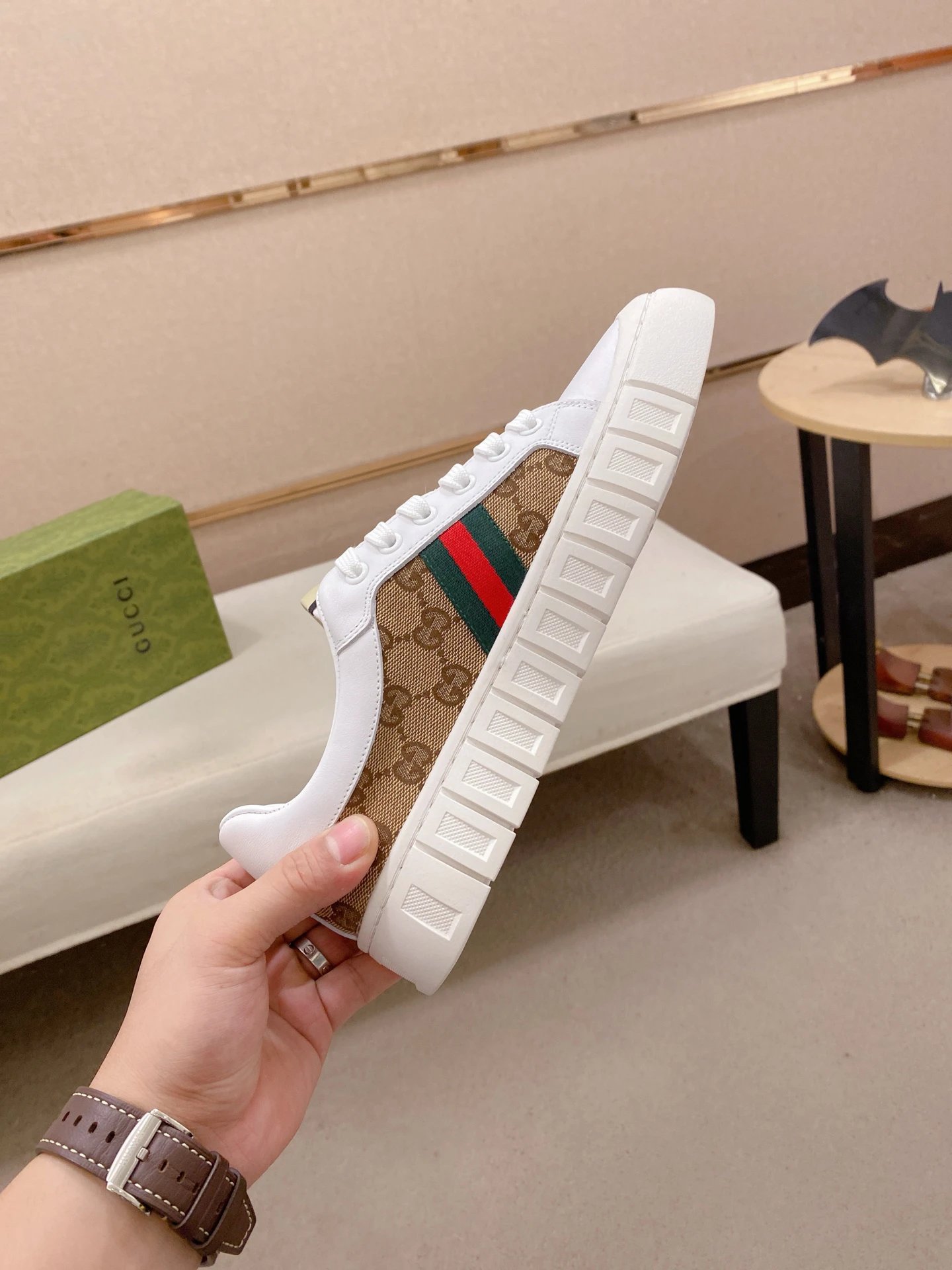 Gucci Canvas Beige Sneakers Embroidered Bee - Gallery Image 5 - Detailed View