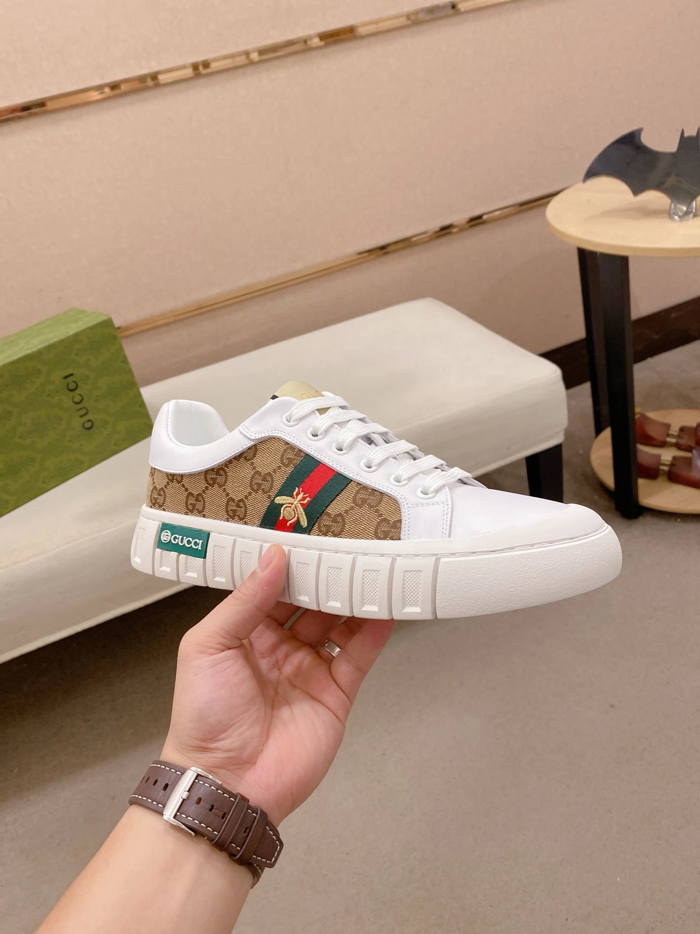 Gucci Canvas Beige Sneakers Embroidered Bee - Gallery Image 4 - Detailed View