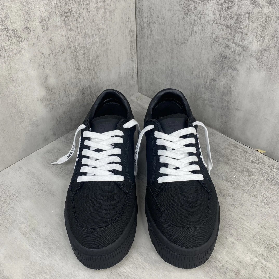 Low Vulcanized Canvas Sneakers Leather Lining Jet Black - Gallery Image 4 - Detailed View