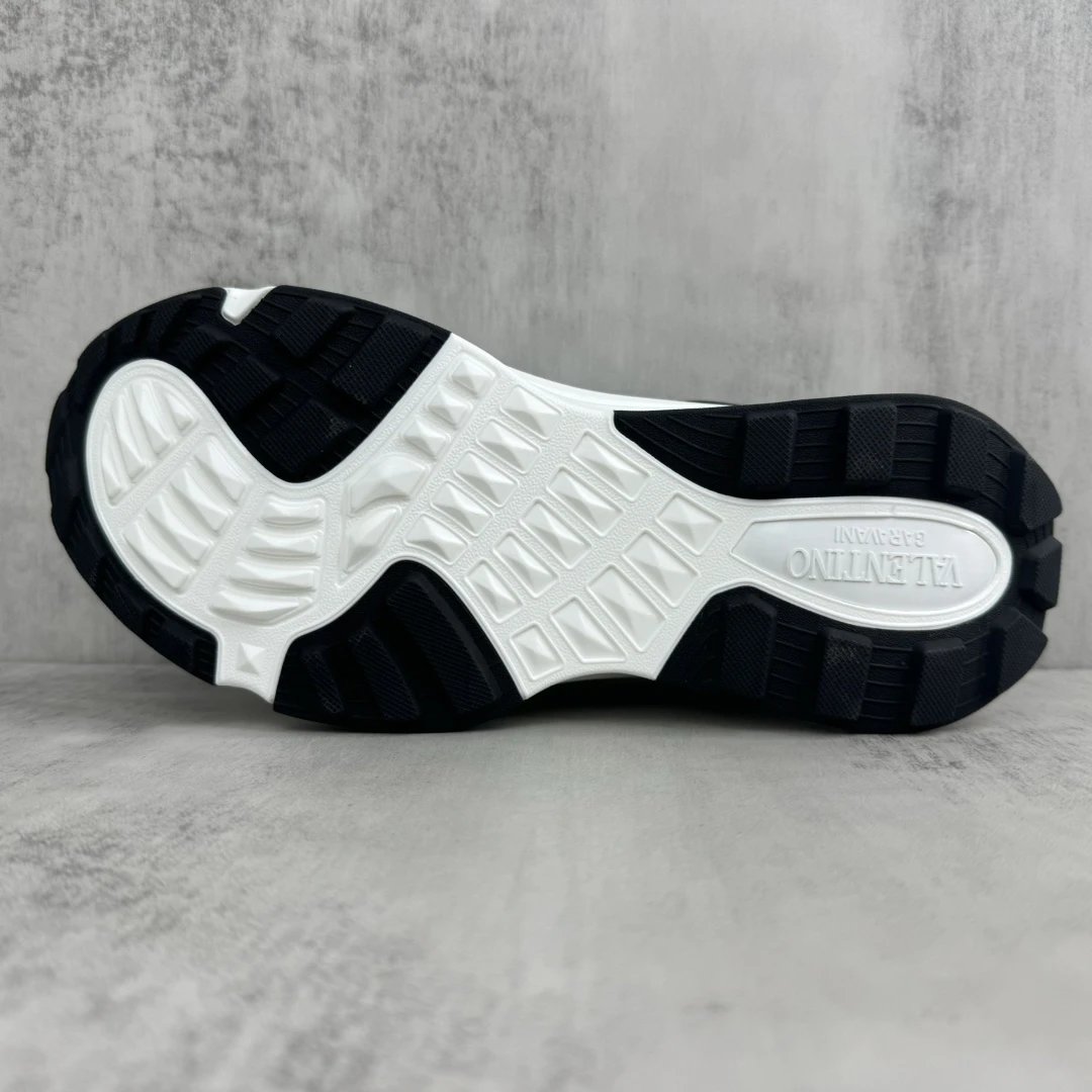 True Act Mesh Sneakers Camo Green - Gallery Image 8 - Detailed View