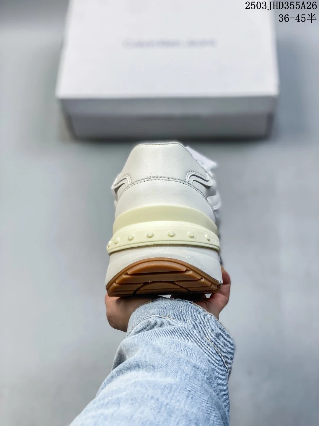 Luxury Retro Leather Sneakers Casual White - Gallery Image 4 - Detailed View