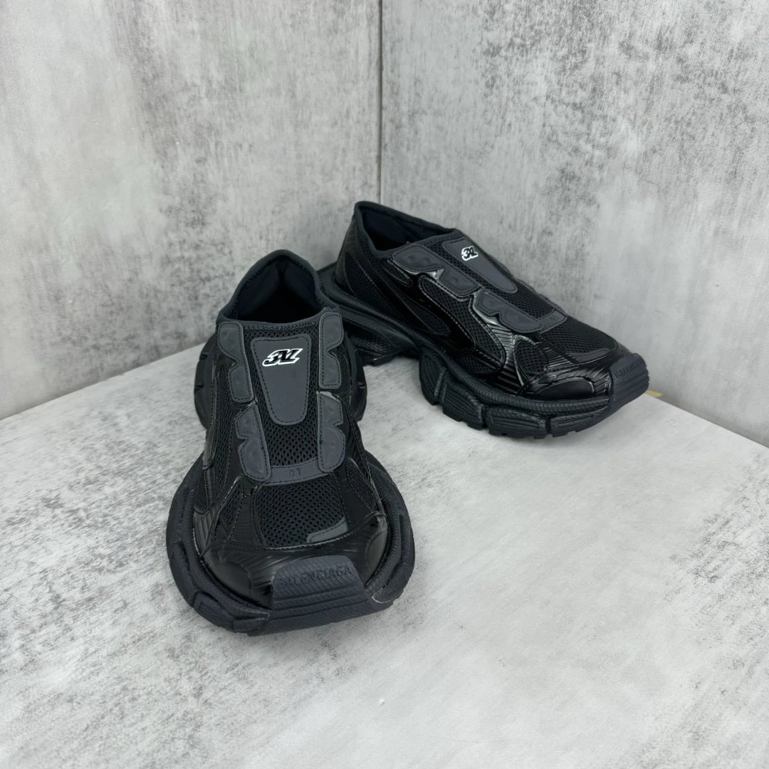 Chunky Mesh Slip-On Sneakers Retro Sport Jet Black - Gallery Image 2 - Detailed View