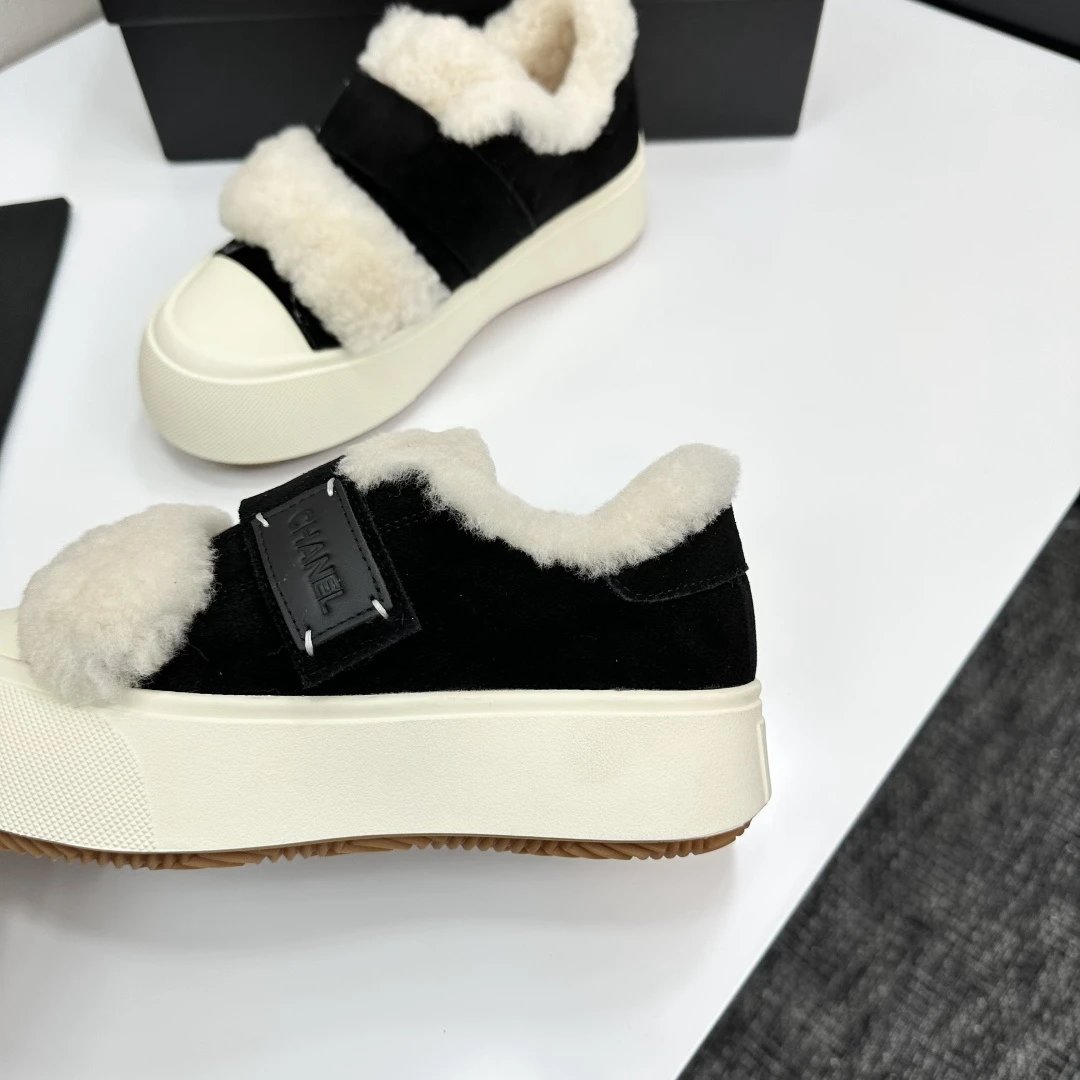 Chanel Shearling Panda Sneakers Black - Gallery Image 7 - Detailed View