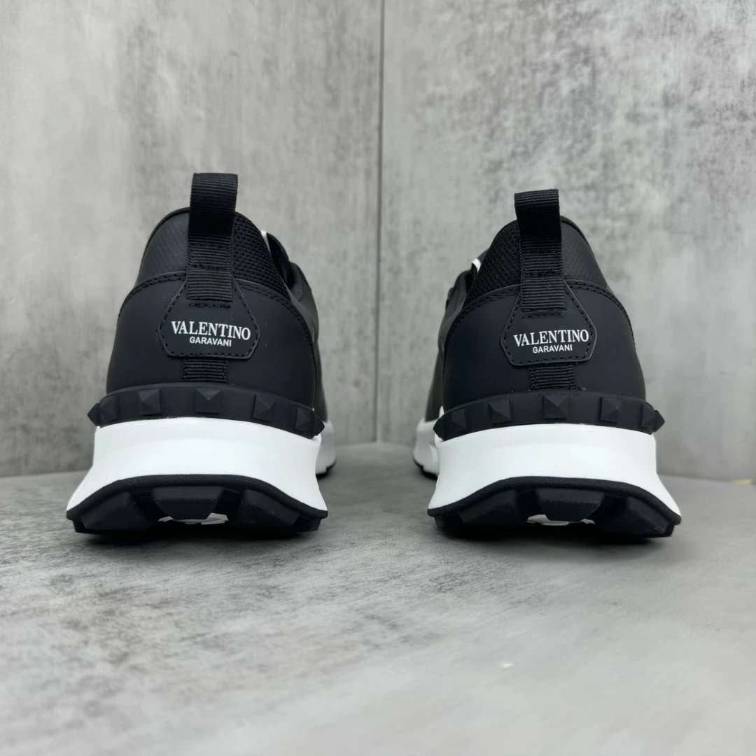 True Act Mesh Sneakers Jet Black - Gallery Image 5 - Detailed View