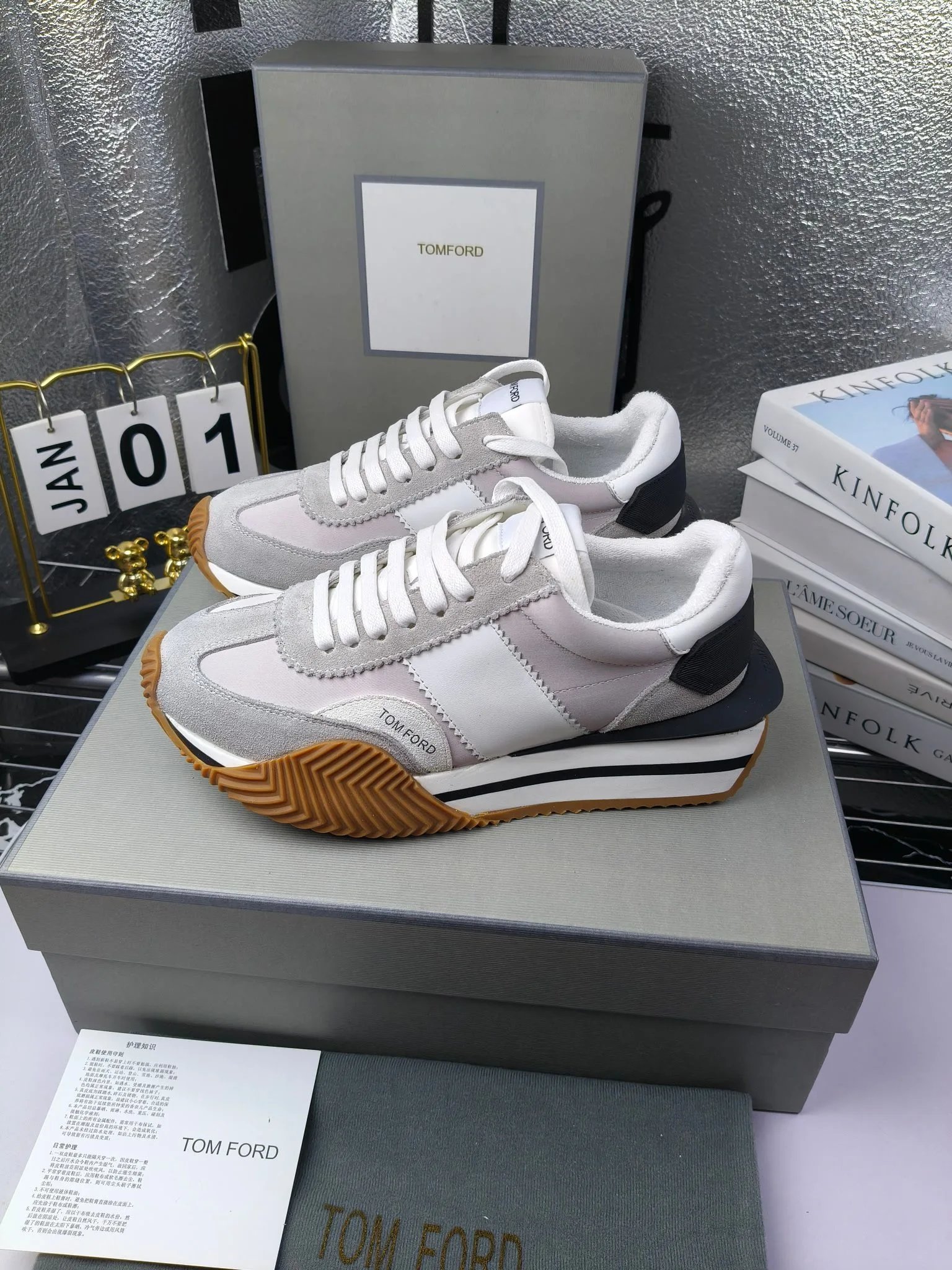 Retro Leather Platform Sneakers Ash Grey - Gallery Image 2 - Detailed View