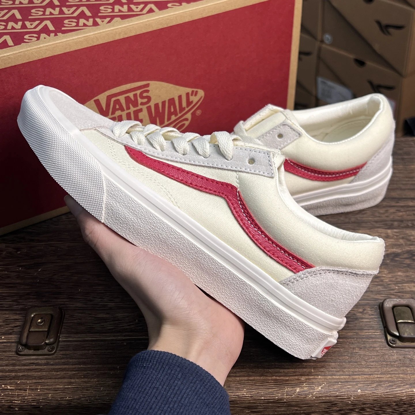 Old Skool 36 Canvas Sneakers Ivory with Crimson Stripes - Gallery Image 8 - Detailed View